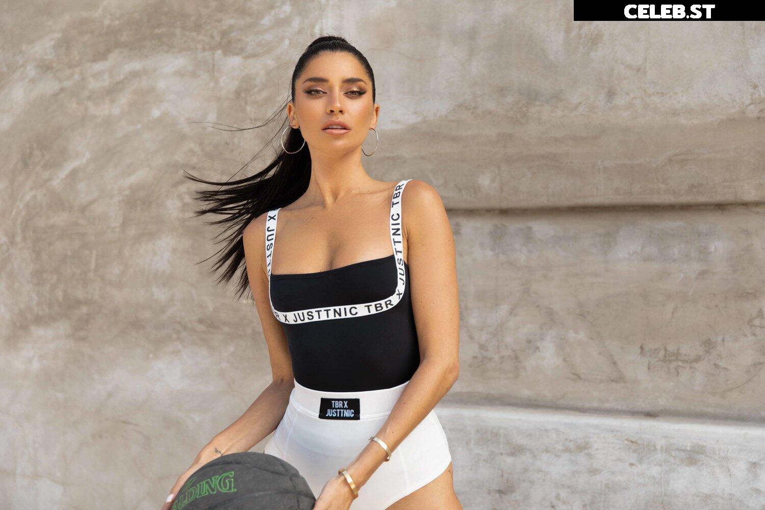 Nicole Williams justtnic Image 11979823