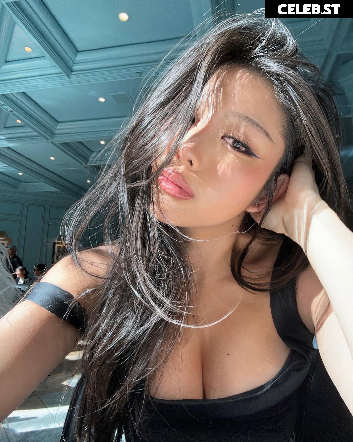 Skyelar Chase / skyelarchase Image 11979554