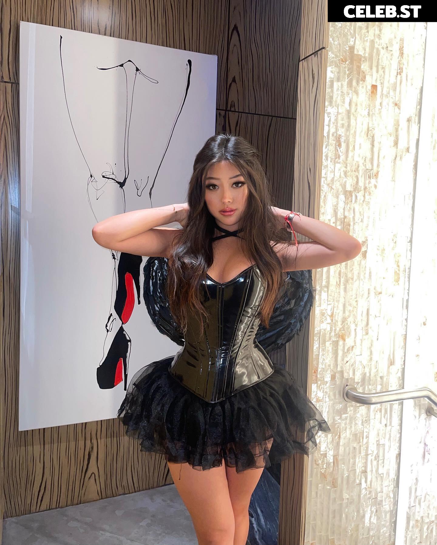 Skyelar Chase / skyelarchase Image 11979572