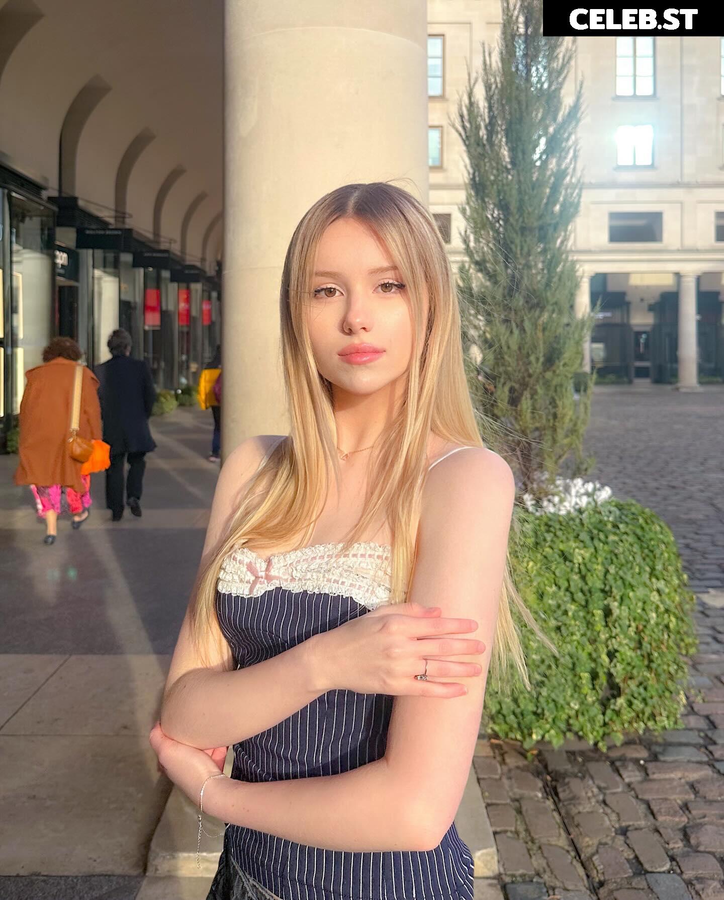 Kitty-Mae / kittymerritt Image 11943017