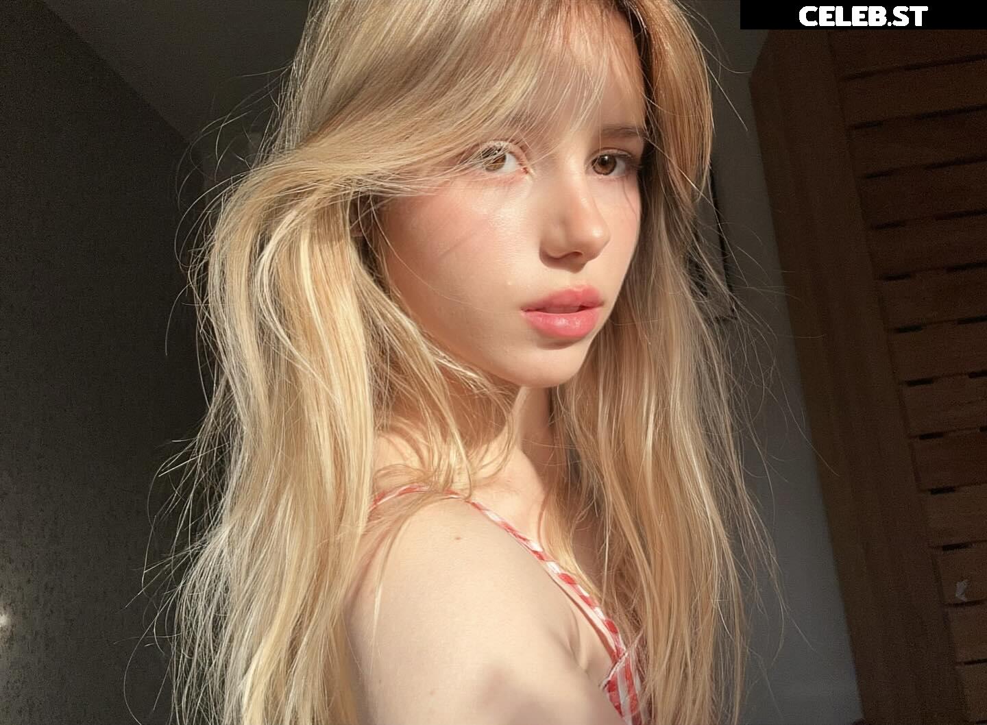 Kitty-Mae / kittymerritt Image 11943016