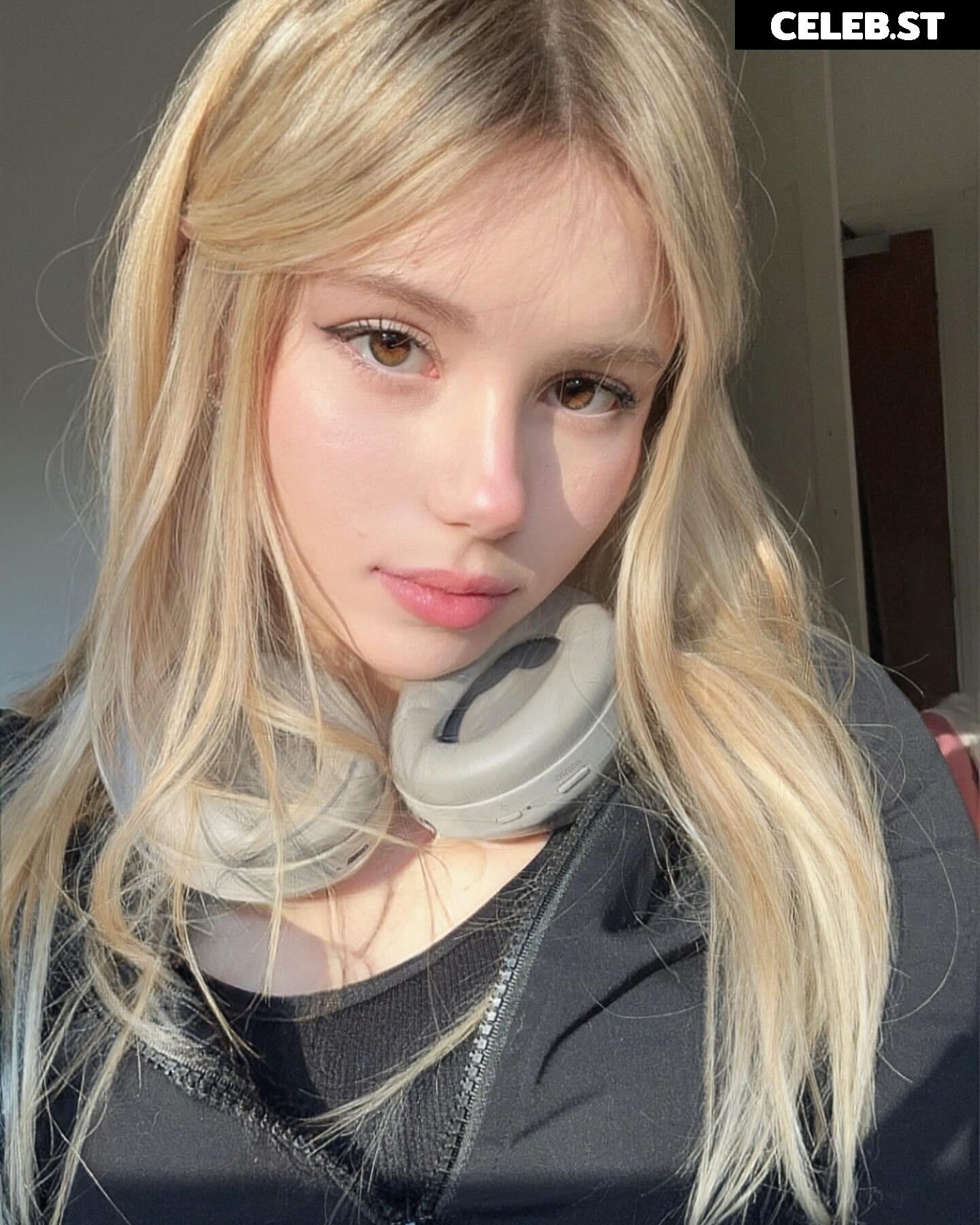 Kitty-Mae / kittymerritt Image 11943001