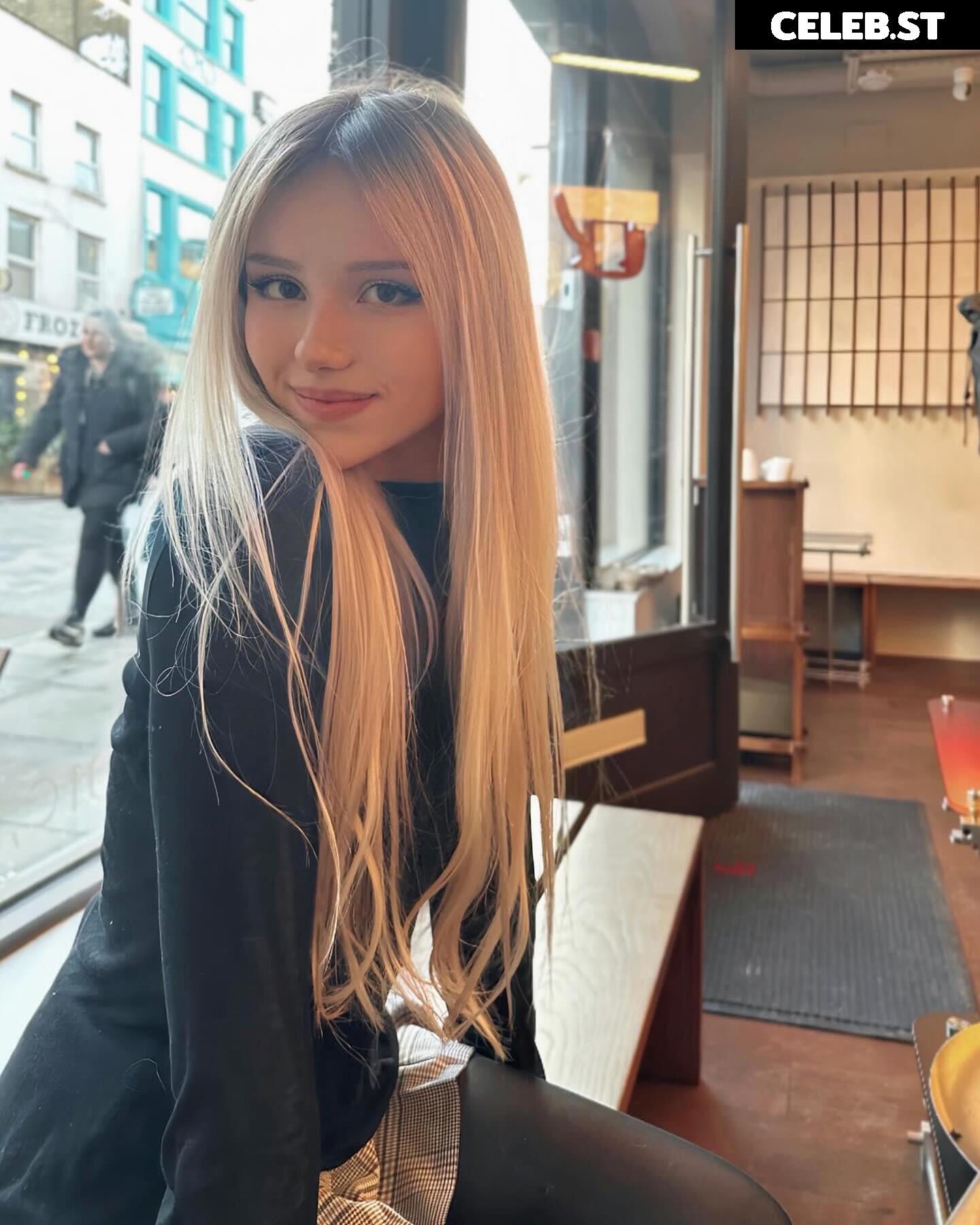 Kitty-Mae / kittymerritt Image 11943004