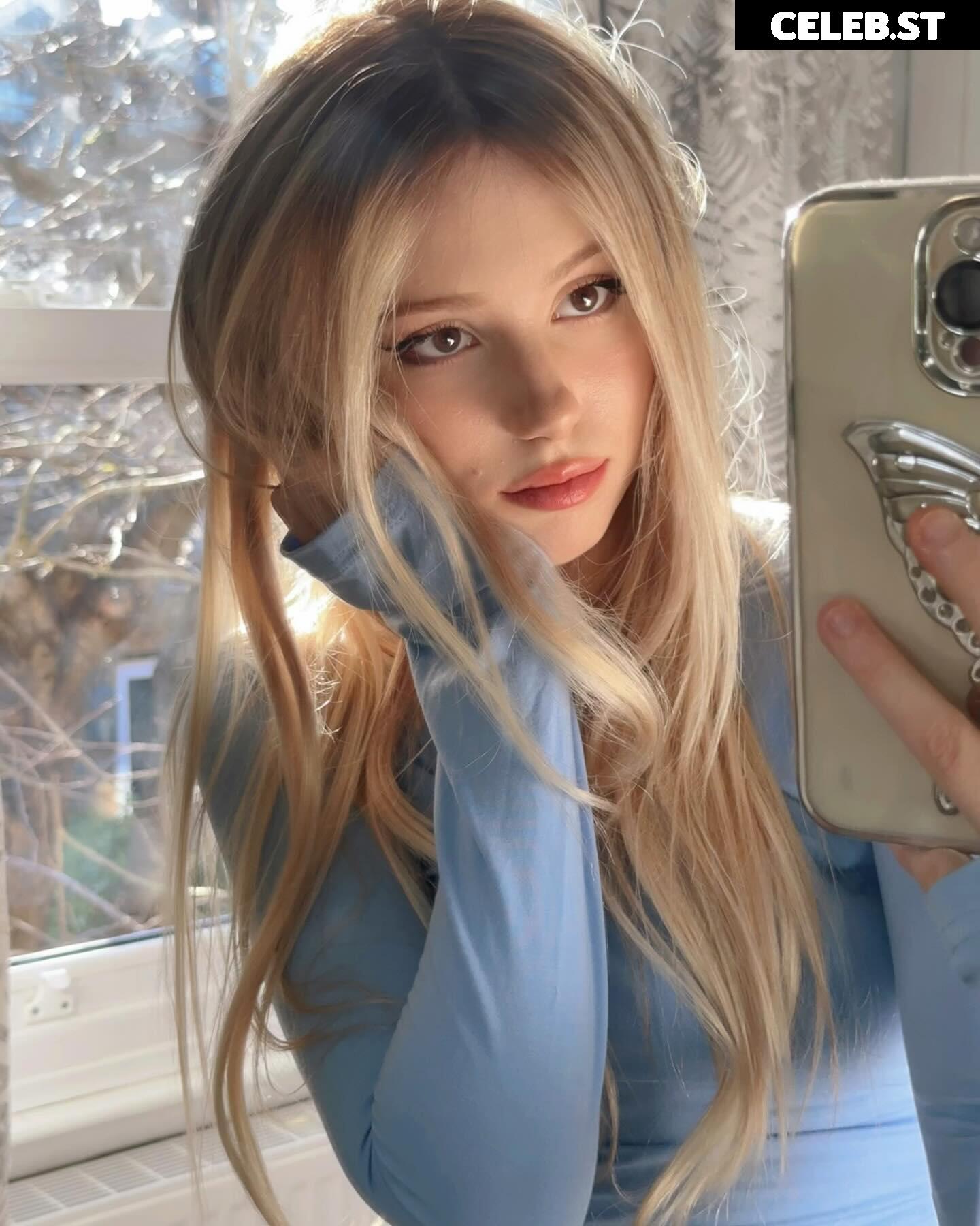 Kitty-Mae / kittymerritt Image 11943008