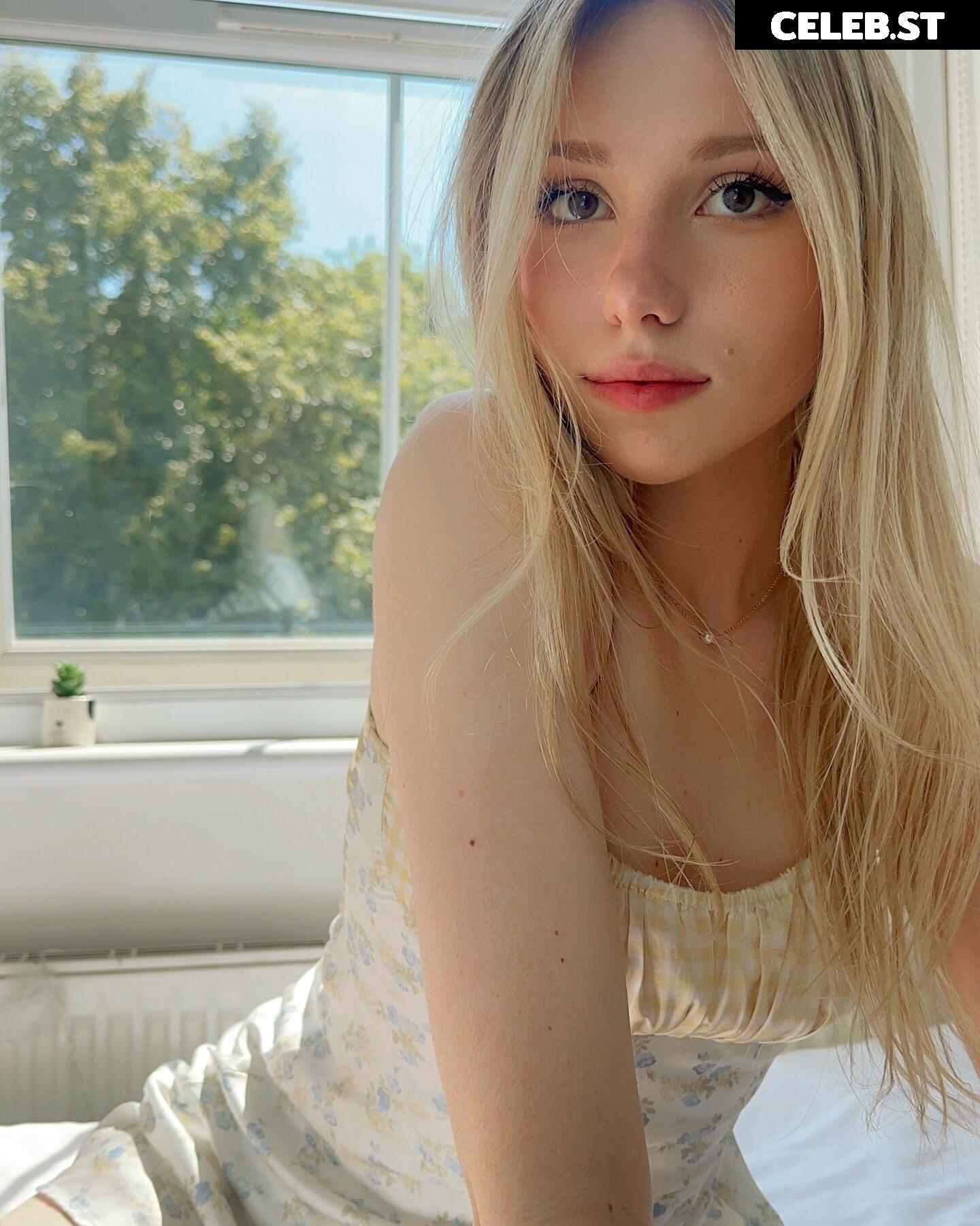 Kitty-Mae / kittymerritt Image 11942847