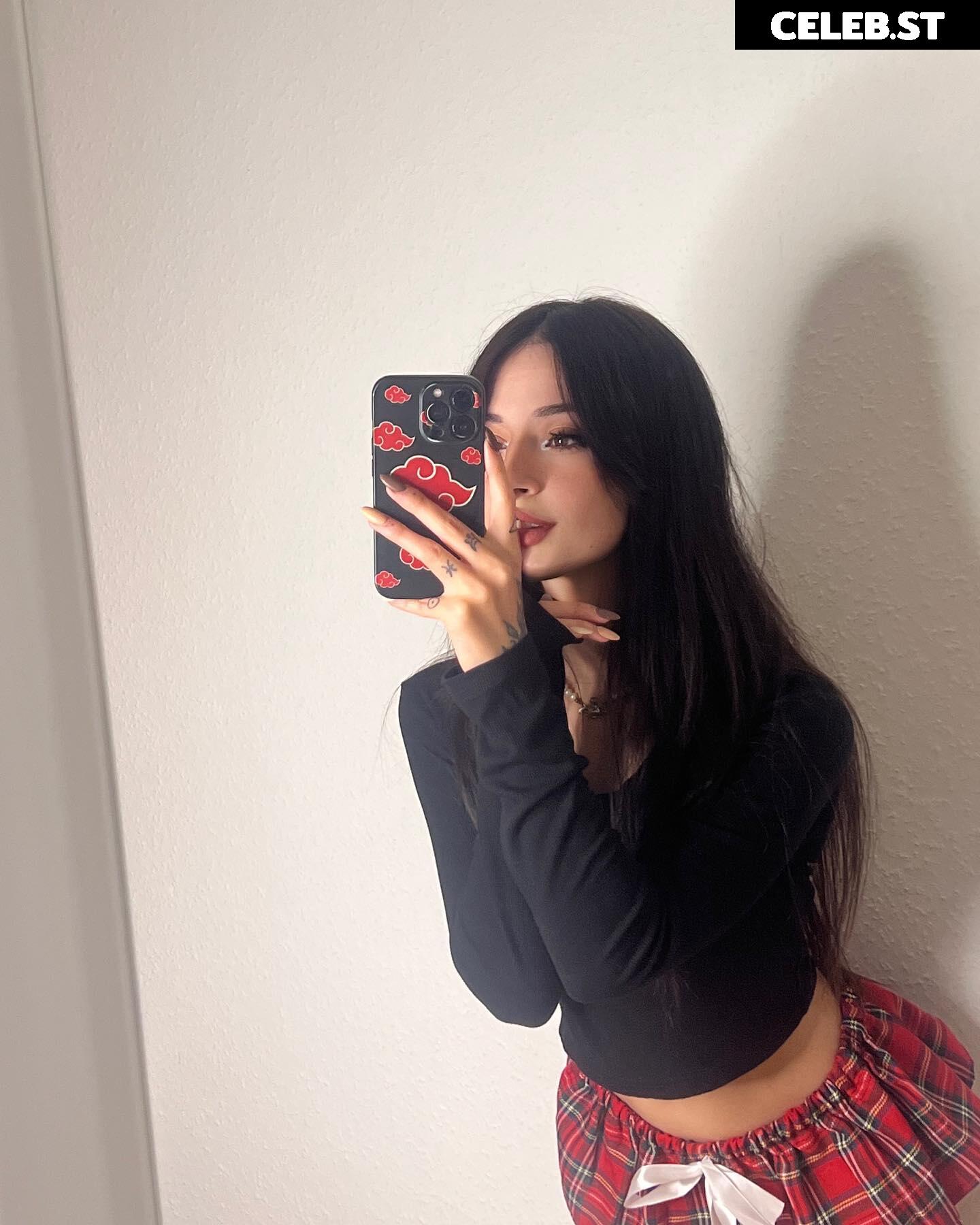 Cata Leyah / cata.leyah / cataleyah_ / leyahcata Image 11942539