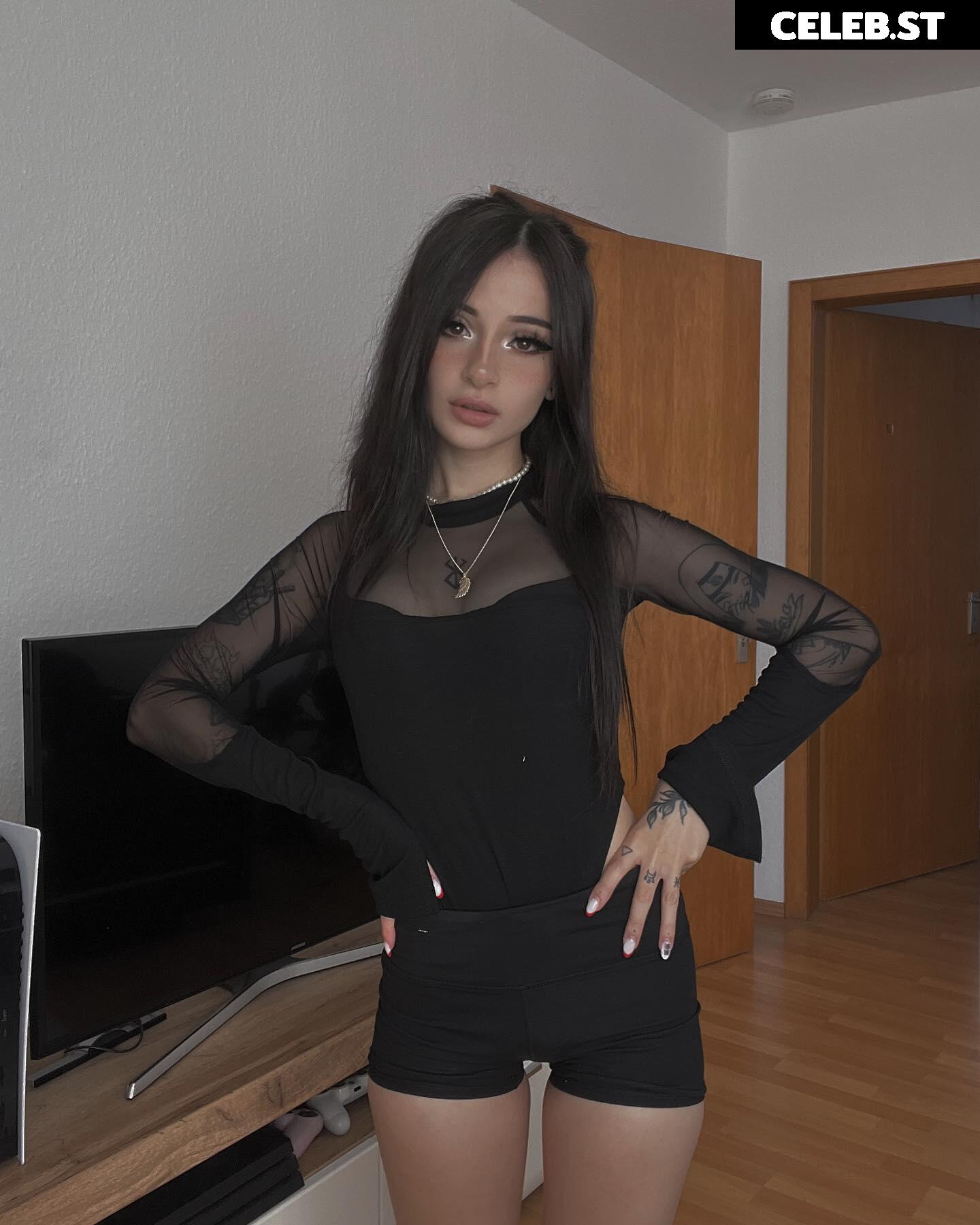 Cata Leyah / cata.leyah / cataleyah_ / leyahcata Image 11942434