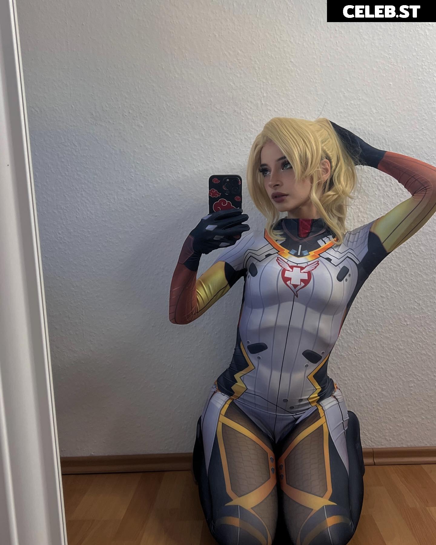 Cata Leyah / cata.leyah / cataleyah_ / leyahcata Image 11942452