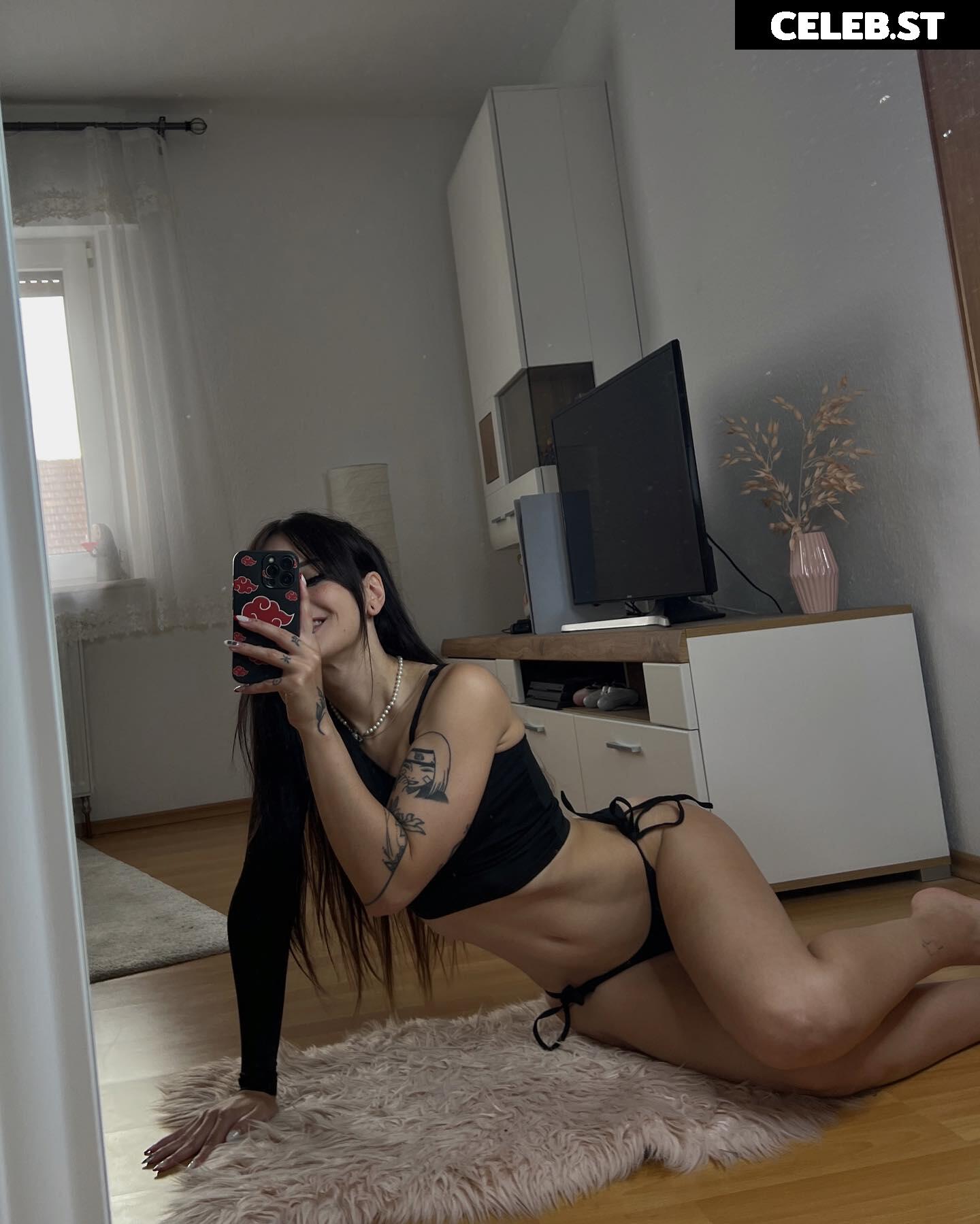 Cata Leyah / cata.leyah / cataleyah_ / leyahcata Image 11942451