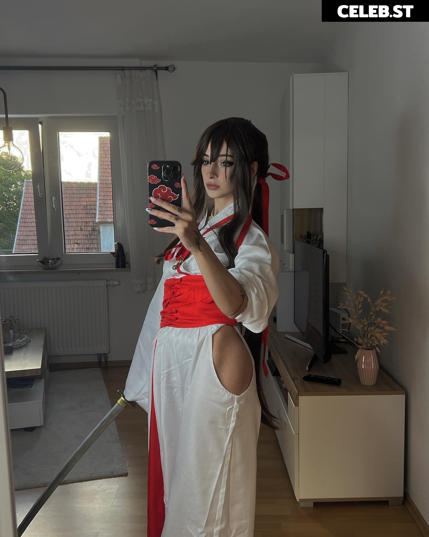 Cata Leyah / cata.leyah / cataleyah_ / leyahcata Image 11942459