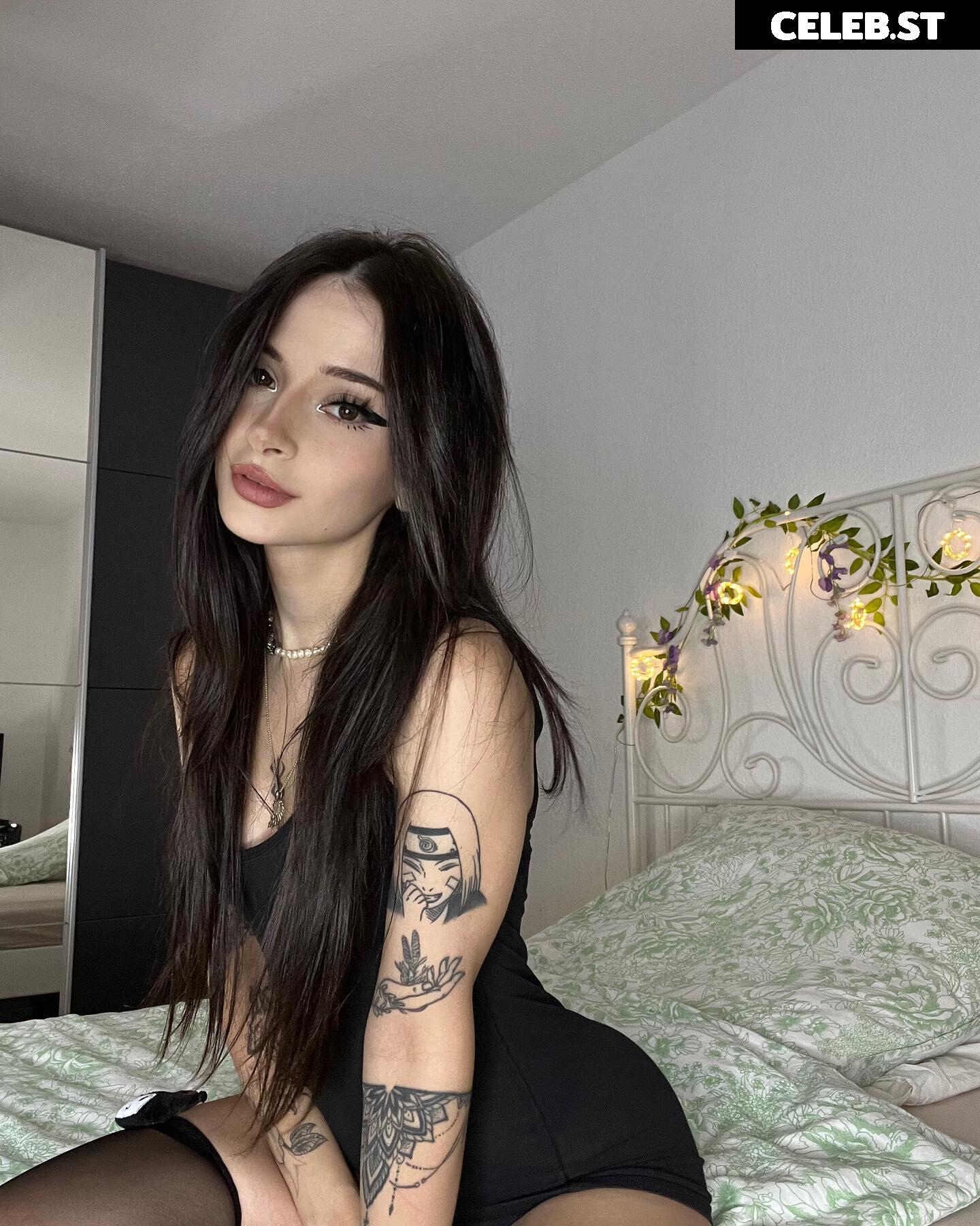 Cata Leyah / cata.leyah / cataleyah_ / leyahcata Image 11942449