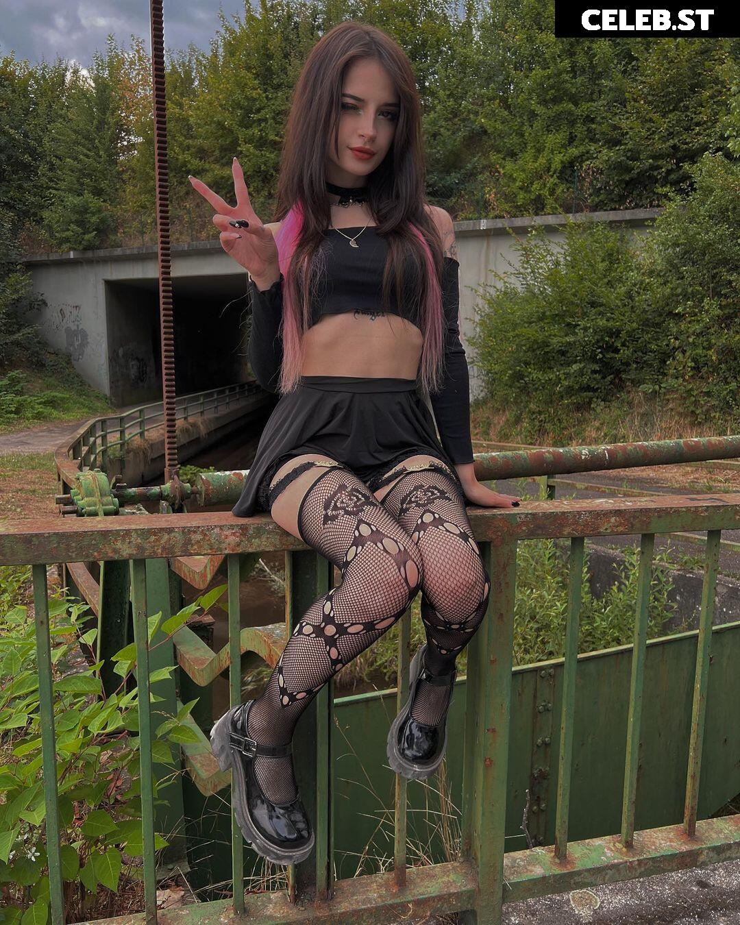 Cata Leyah / cata.leyah / cataleyah_ / leyahcata Image 11942153