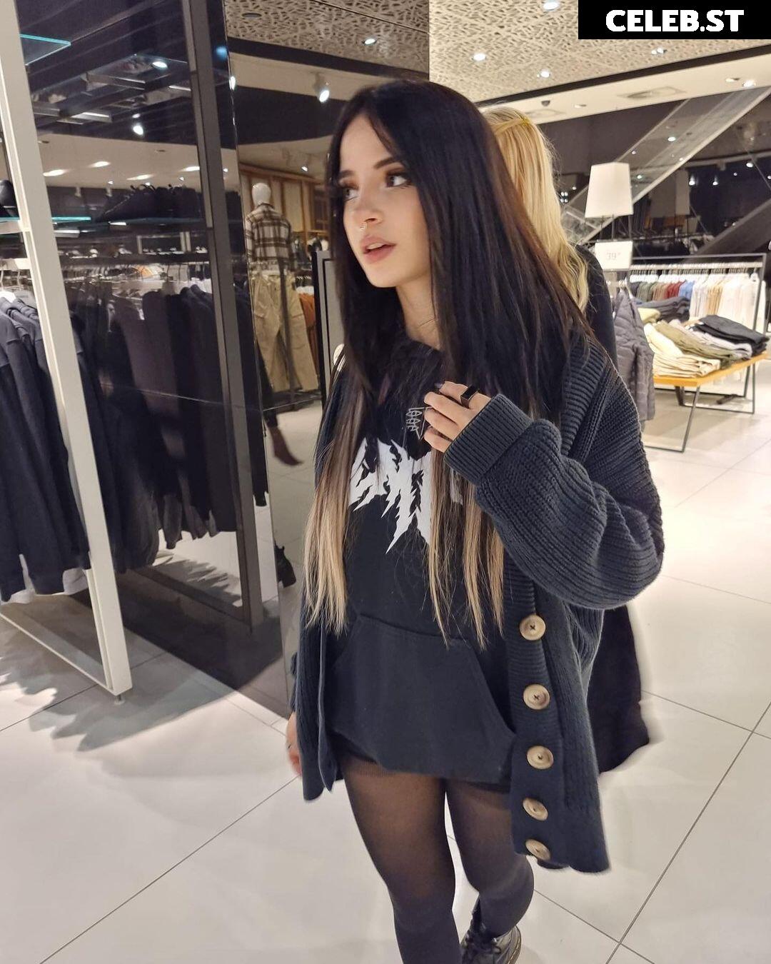Cata Leyah / cata.leyah / cataleyah_ / leyahcata Image 11942143