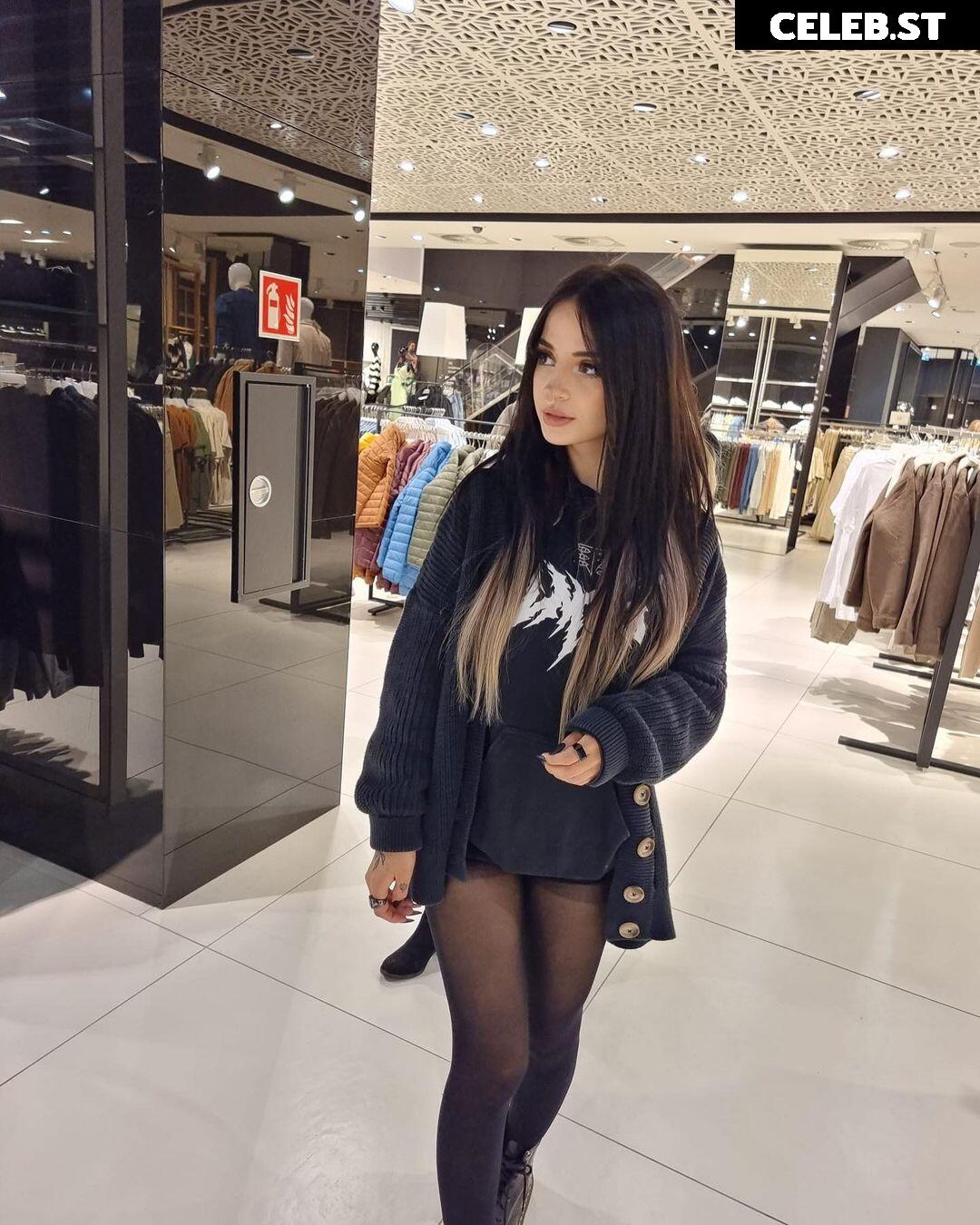 Cata Leyah / cata.leyah / cataleyah_ / leyahcata Image 11942148