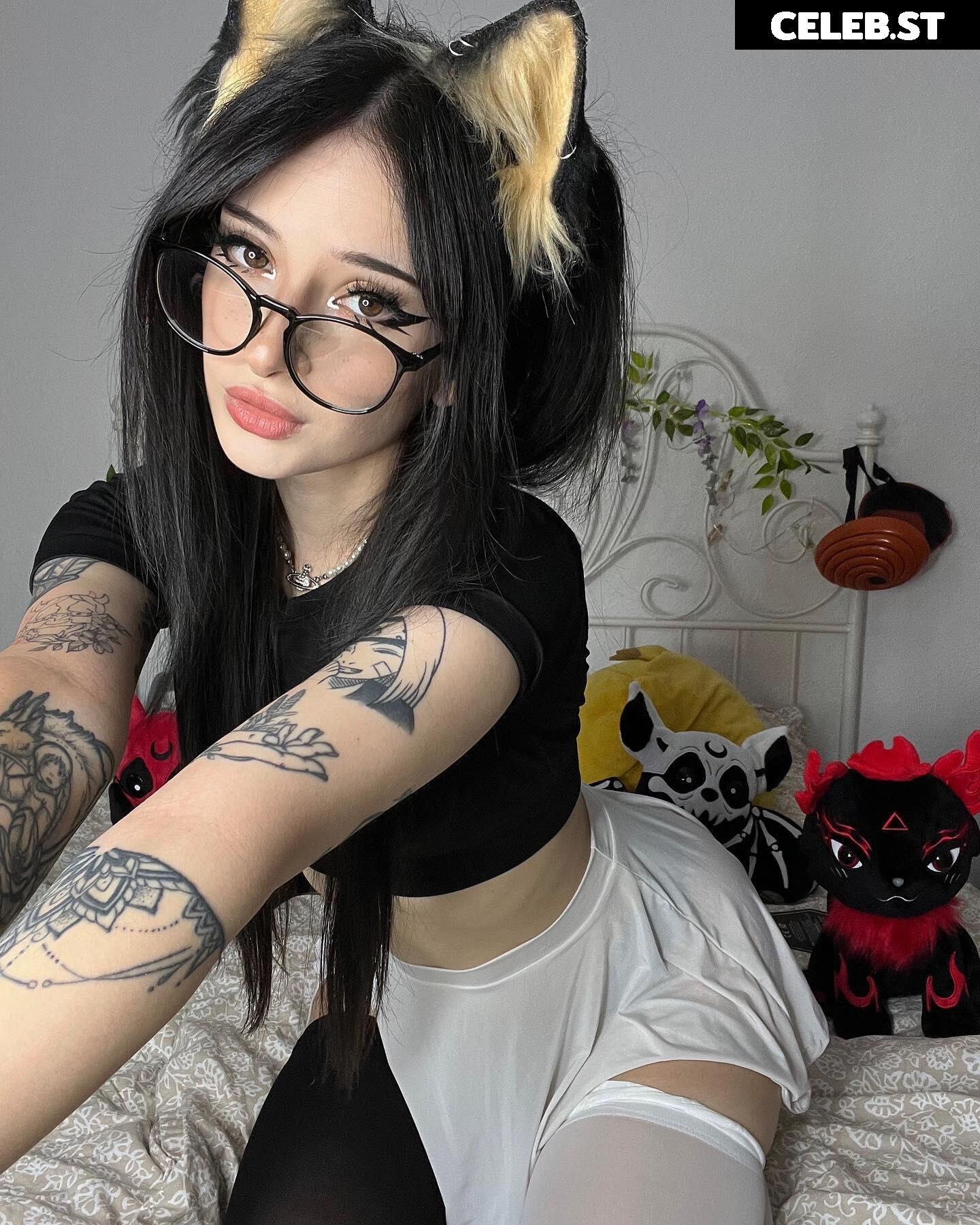 Cata Leyah / cata.leyah / cataleyah_ / leyahcata Image 11942334