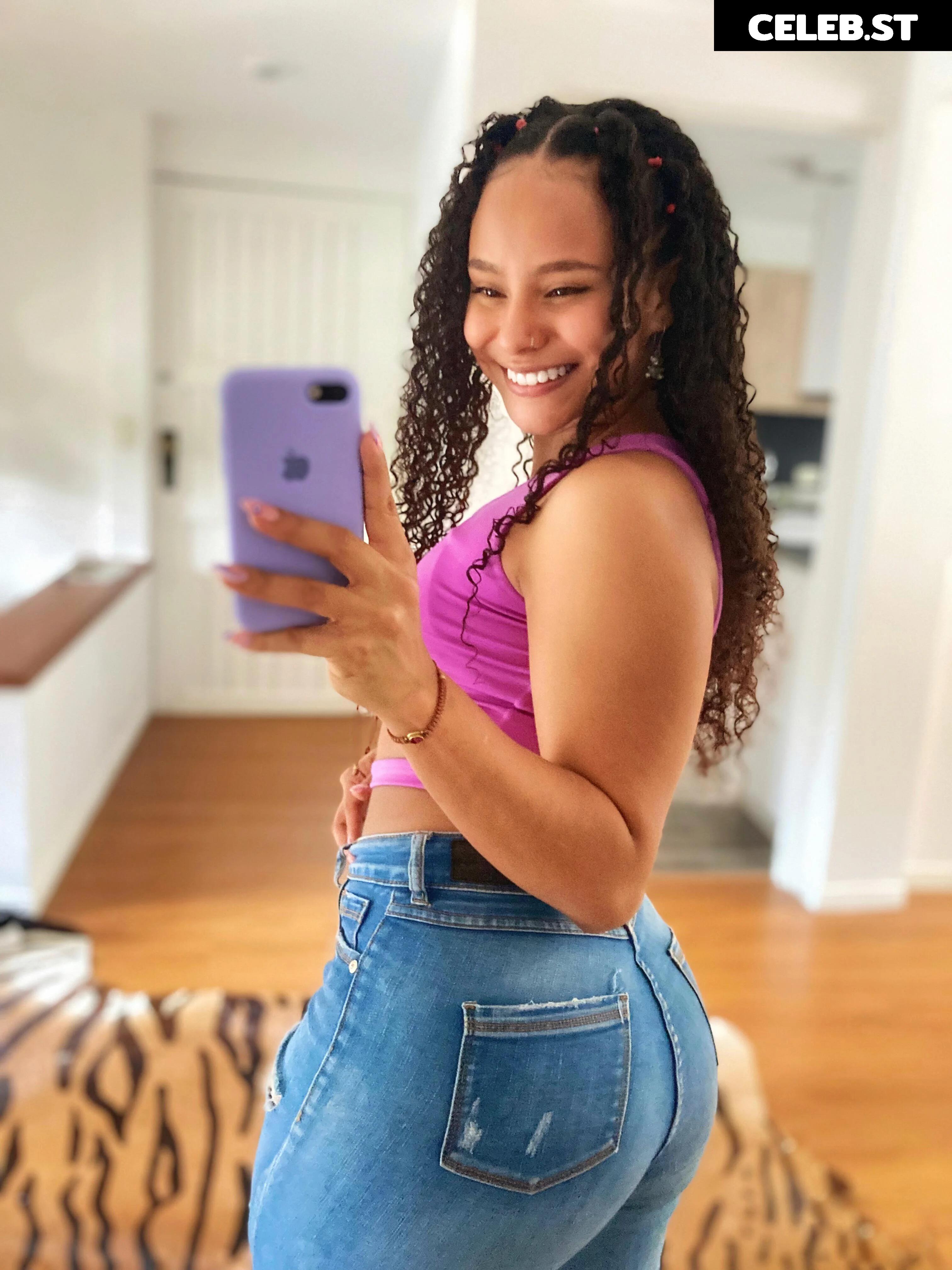 Emilyssworld / ilovesmilingg / Emilysworld Image 11918583