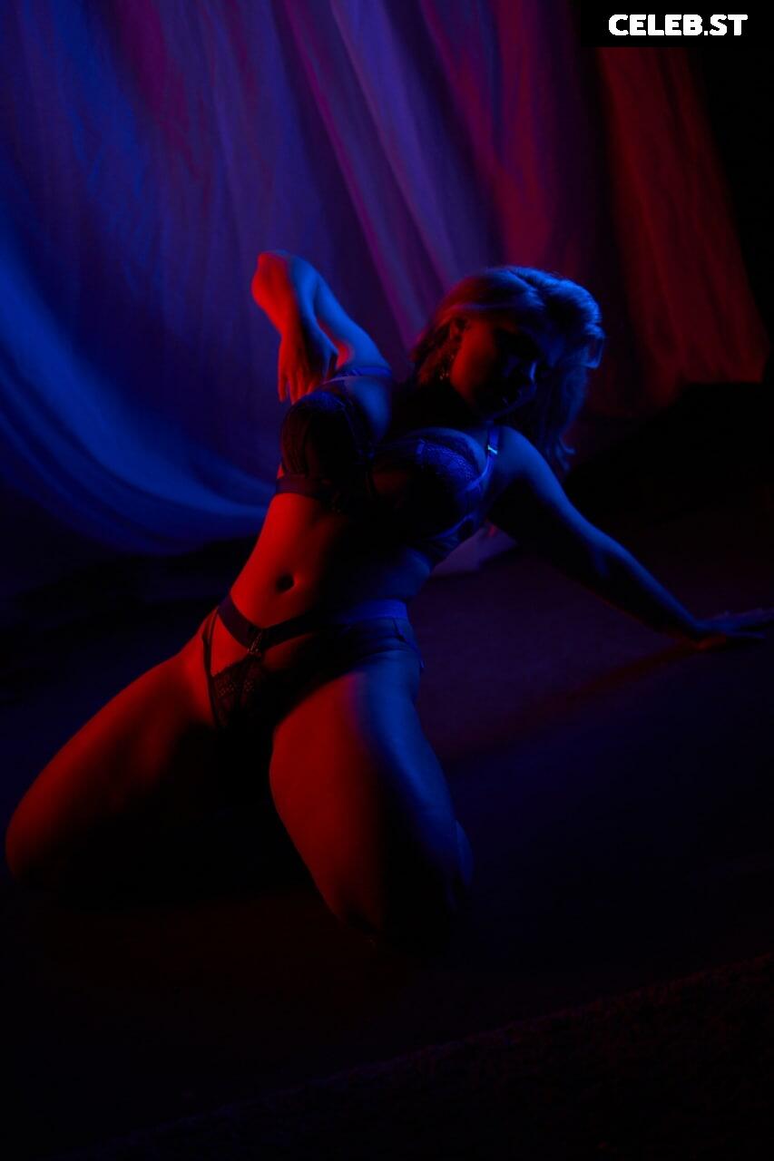 Sabrina Banks / thesabrinabanks Image 11917679