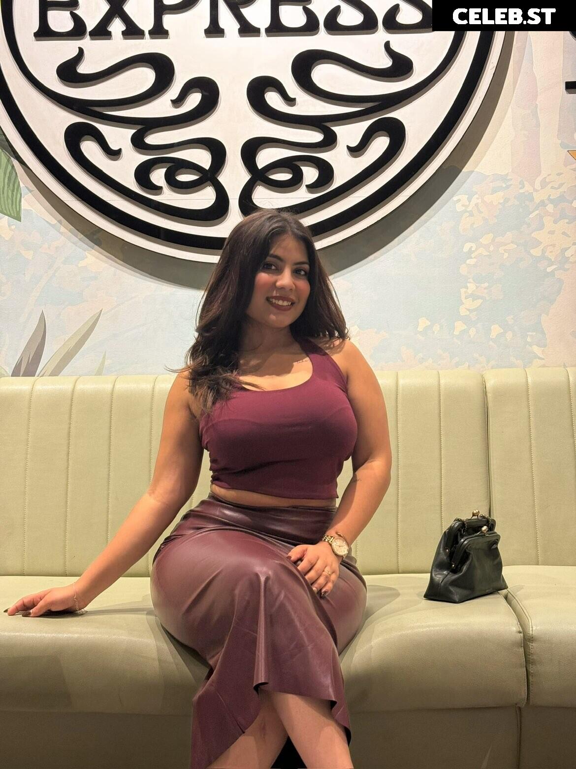 Suramya Pandiya | suramyapandiya Image 11925924