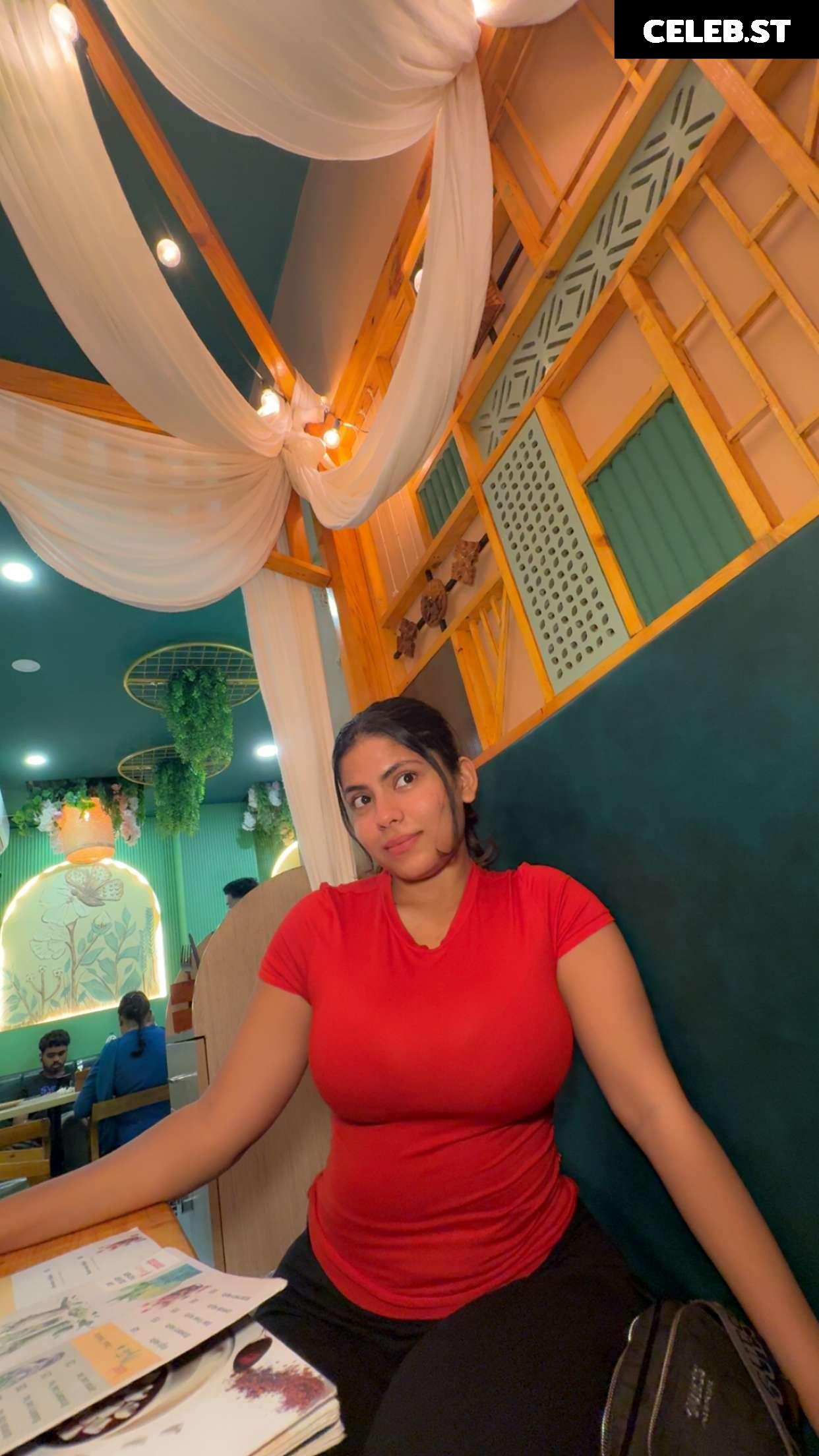 Suramya Pandiya | suramyapandiya Image 11925874