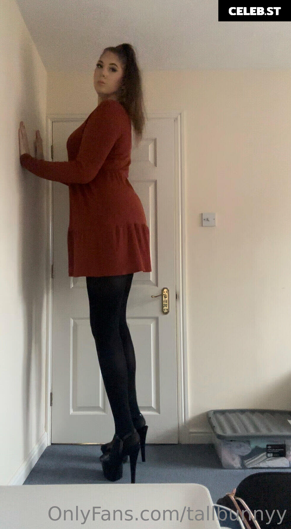 Katie Woolls / tallgirlkatie Image 11924595
