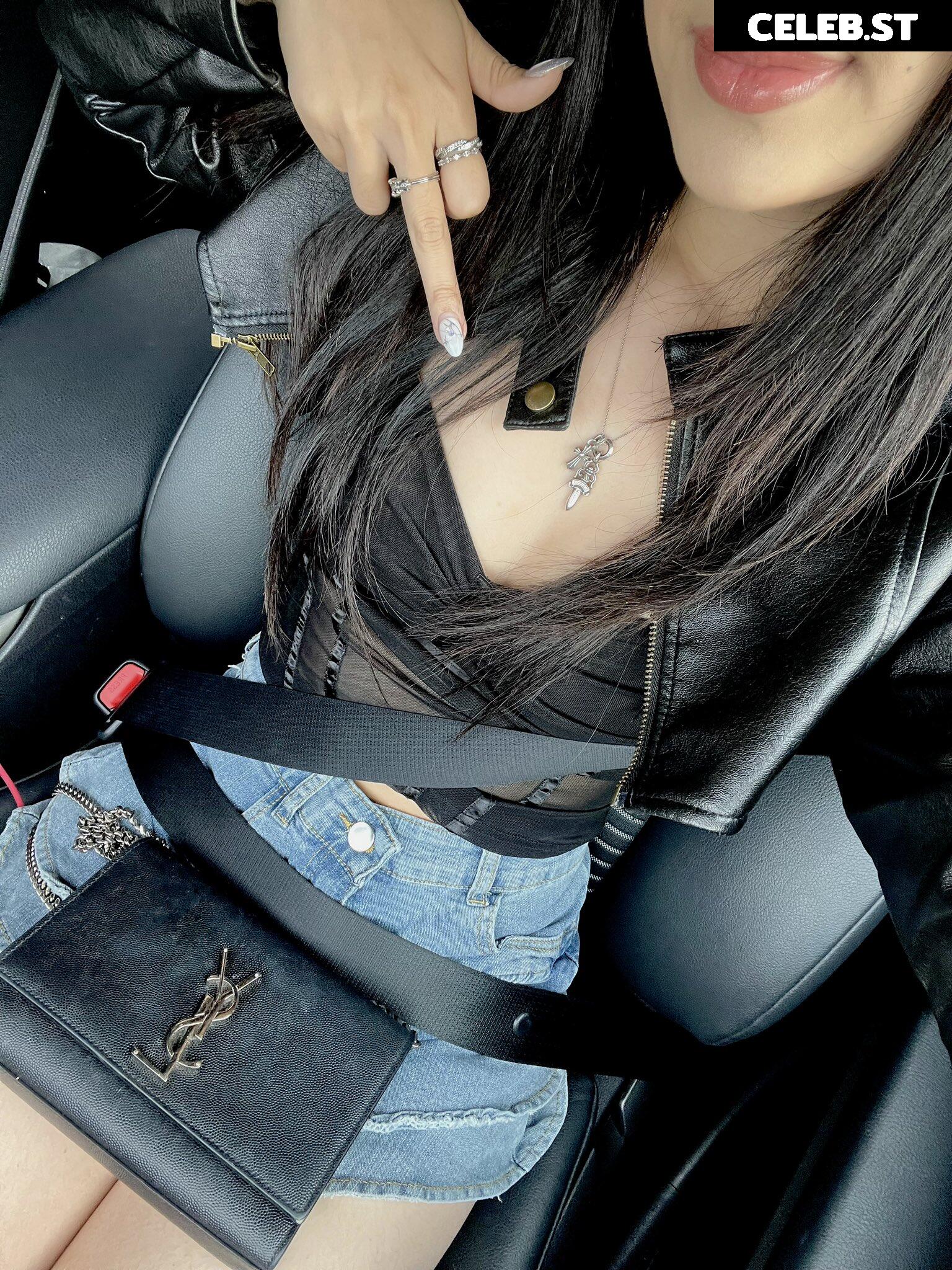 Theresa Nguyen / theresawinnn Image 11927557