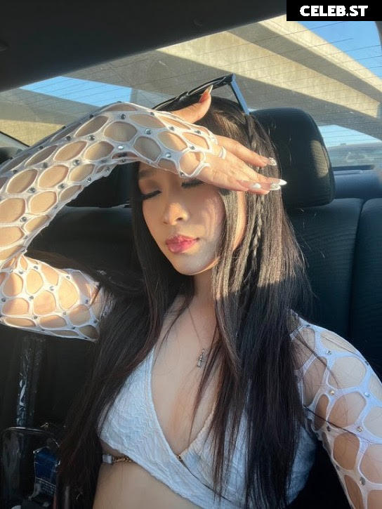 Theresa Nguyen / theresawinnn Image 11927495