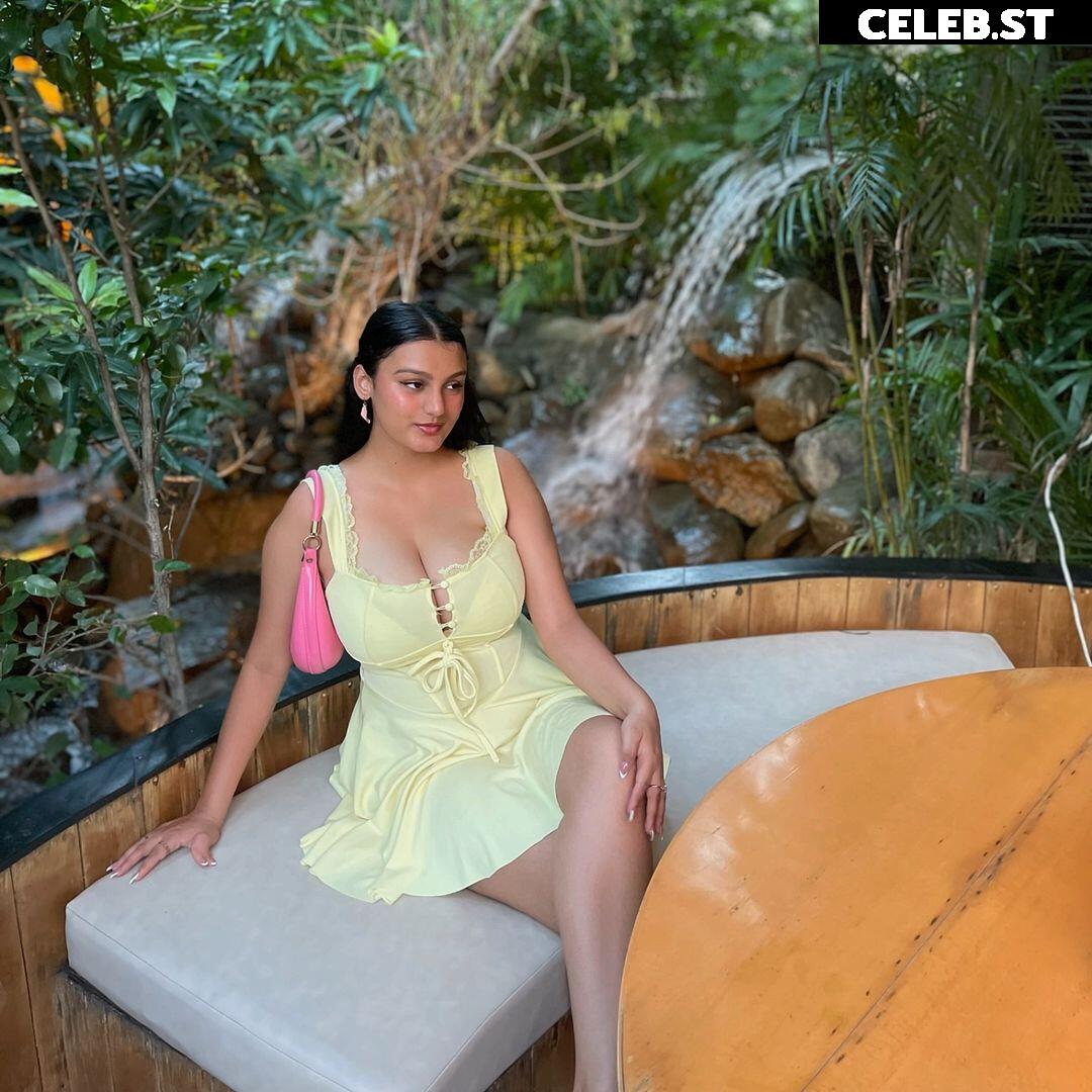 @_ayushaaaa__, Ayusha, busty Indian influencer Image 11927127