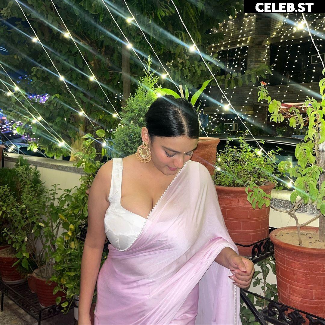 @_ayushaaaa__, Ayusha, busty Indian influencer Image 11927138