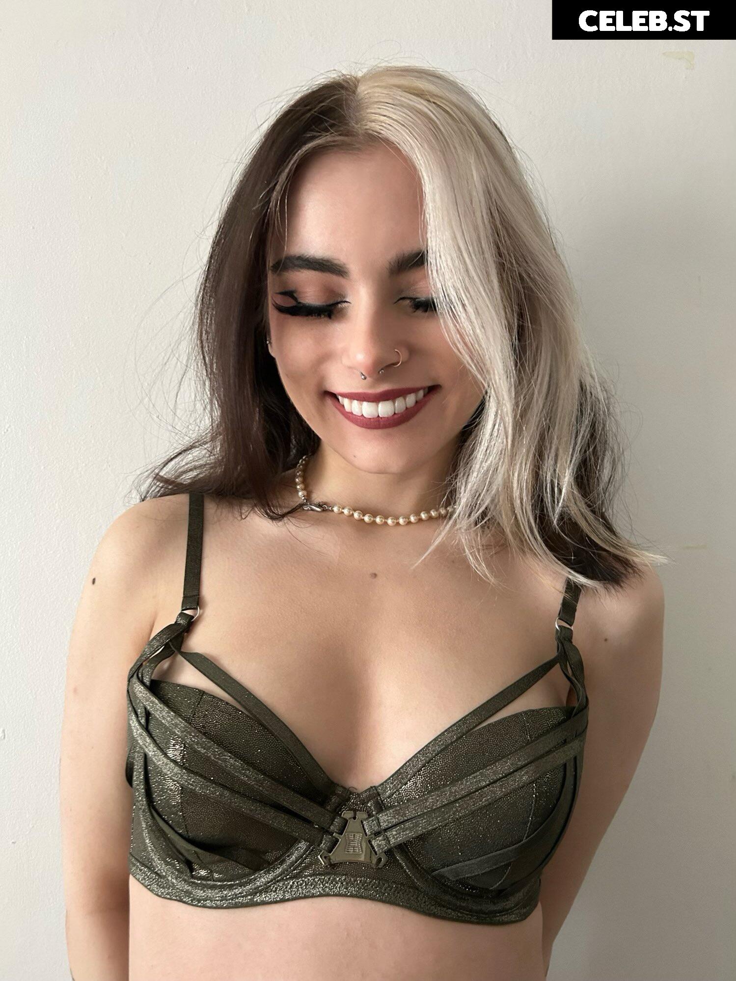 jjoycely | jj0yce | jxycexo Image 11926135