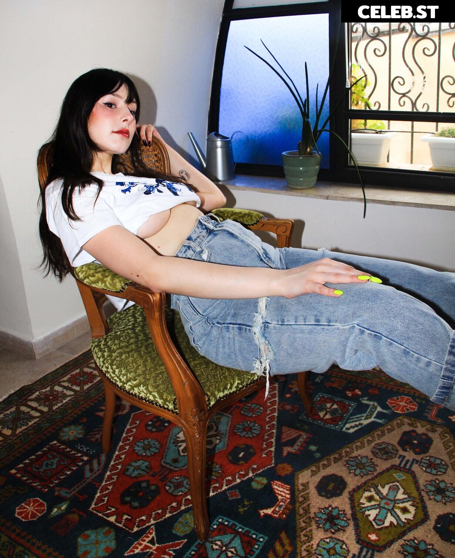 Yumii17 / Sad Mikassa / Aline Borinsky Image 11923388