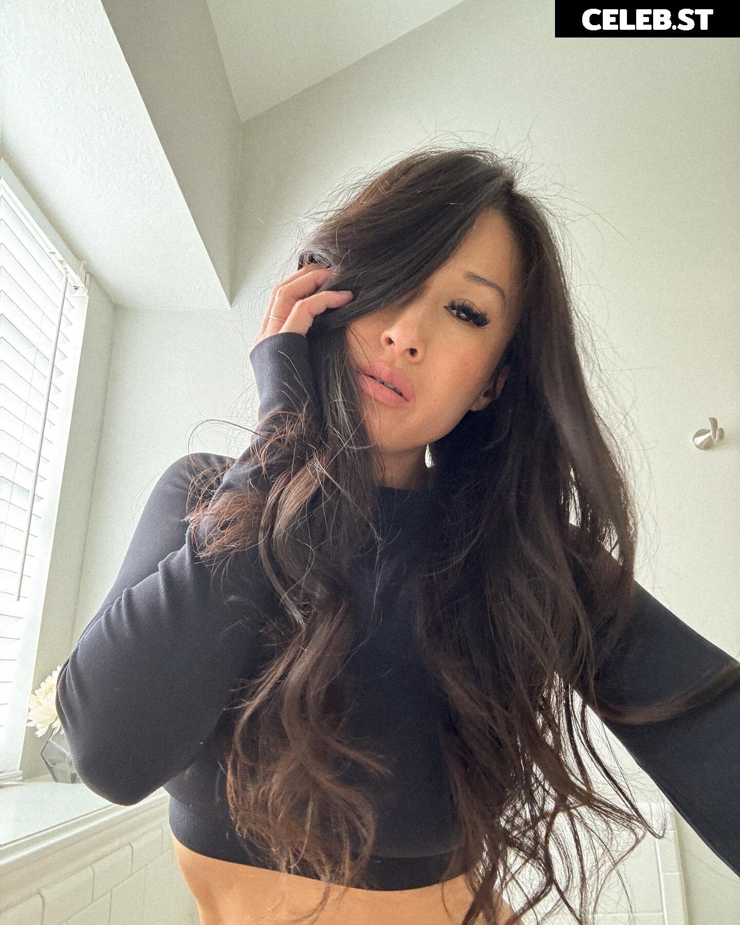 Lily Nguyen / xolisawin Image 11938952