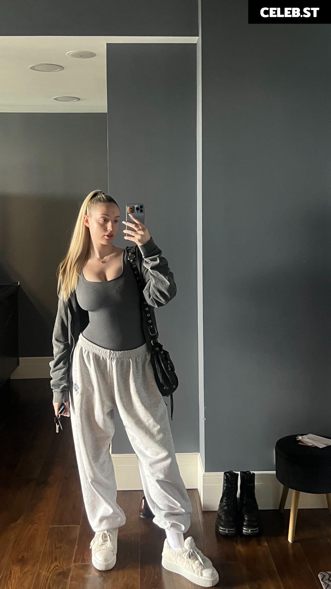 Anisimova Anastasia / anisimovaanastasia Image 11935967