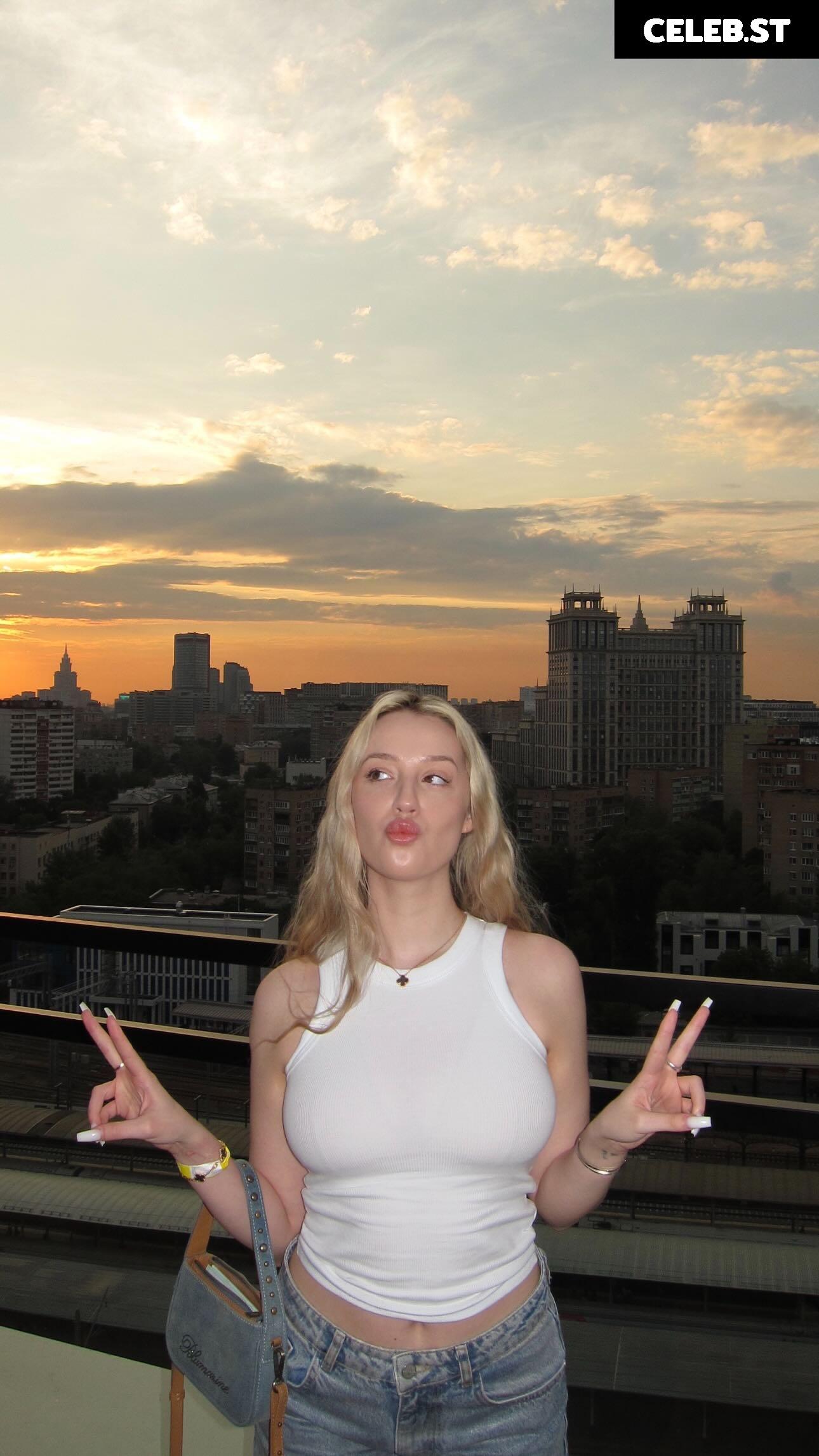 Anisimova Anastasia / anisimovaanastasia Image 11935974