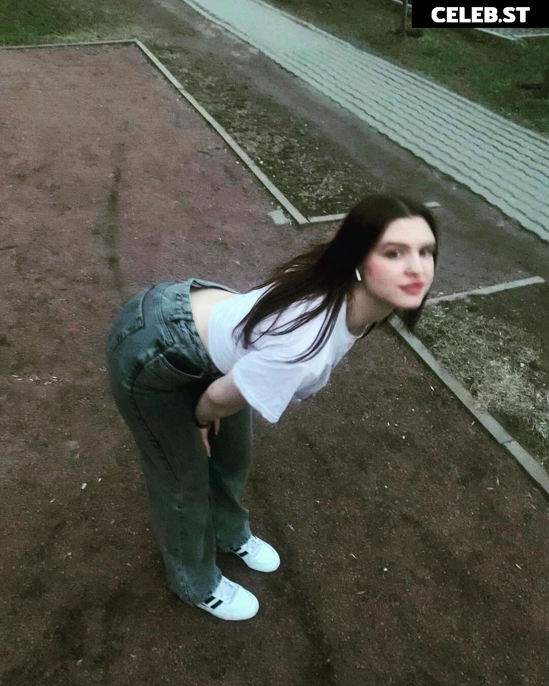 ell8ta Image 11935472