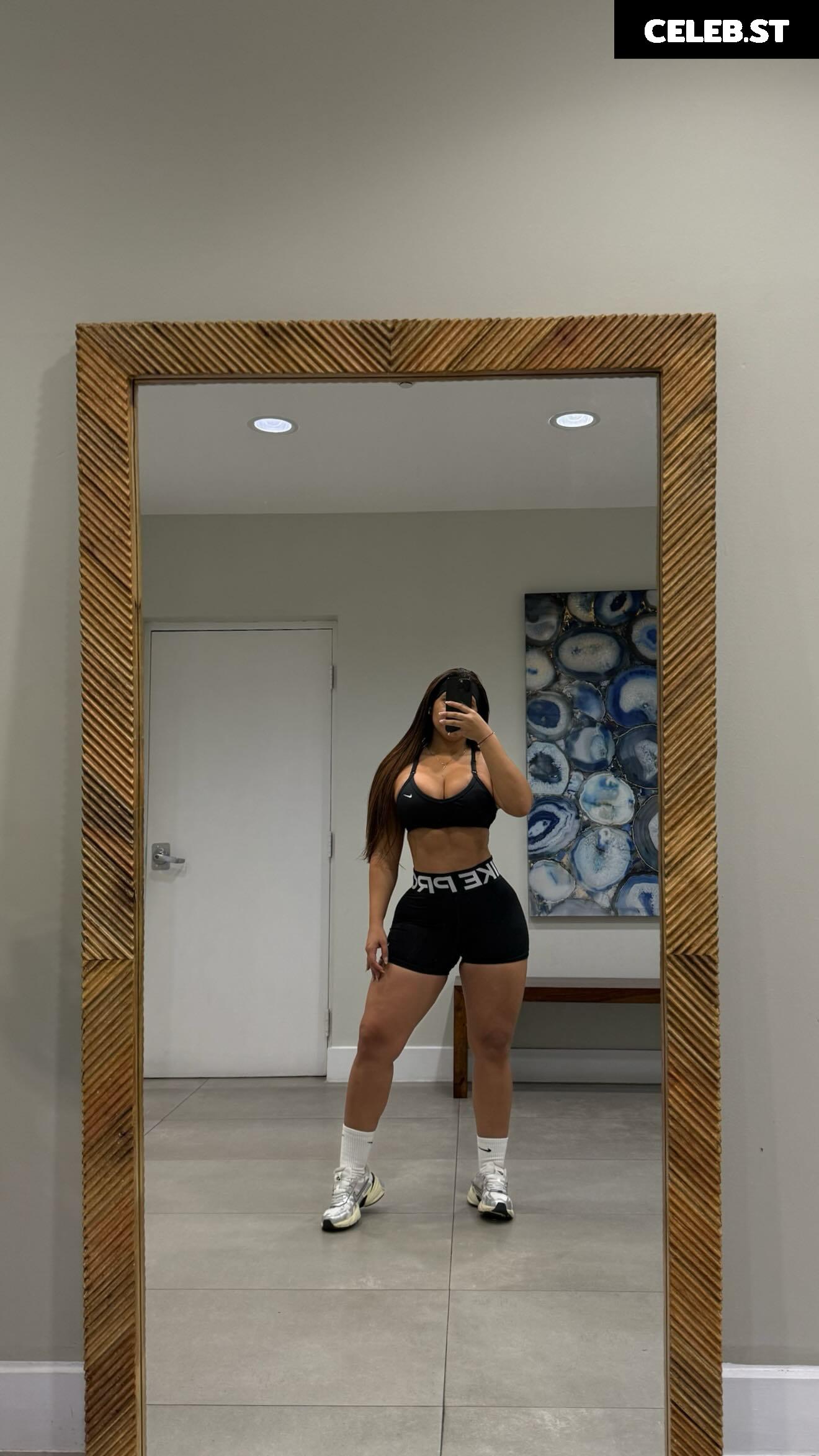 __rv99 / rv / romerov / Rashel Valentina Image 11934411