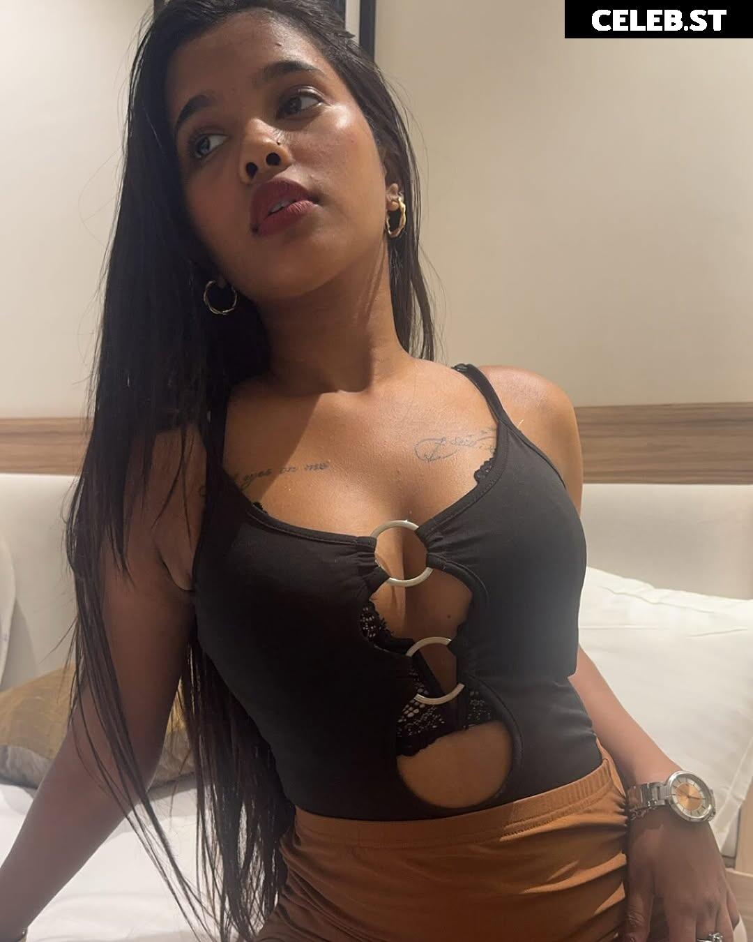 Nidhi Joshi Image 11937706