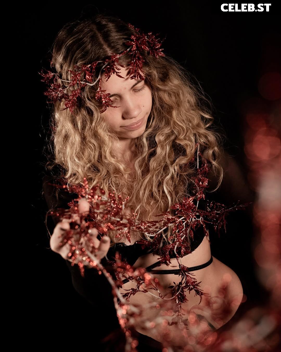 Mila Refacho Image 11937763