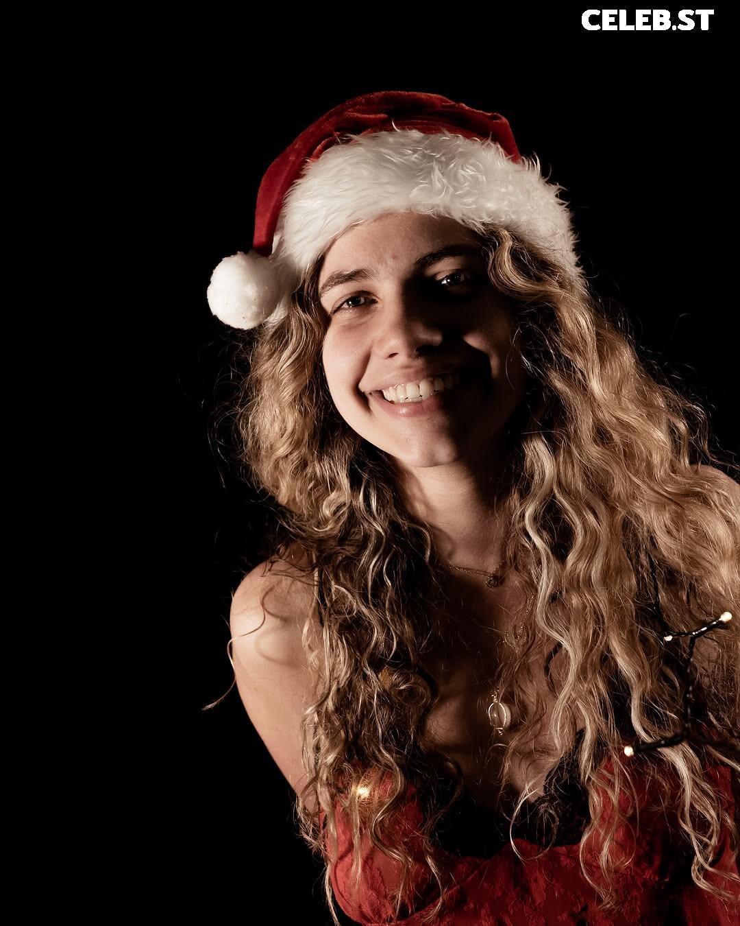 Mila Refacho Image 11937769