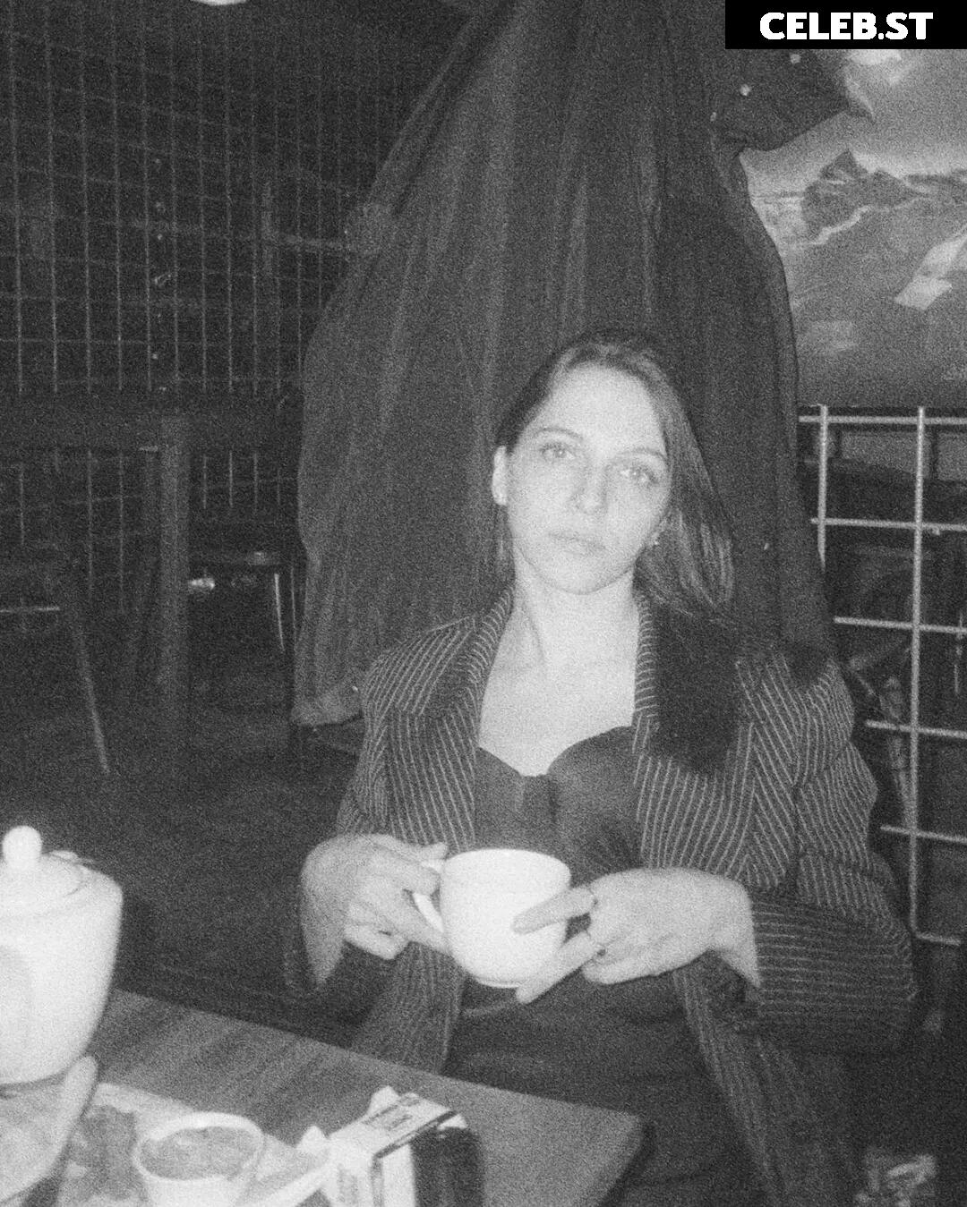 Daschushka / PeaceDaria Image 11937316