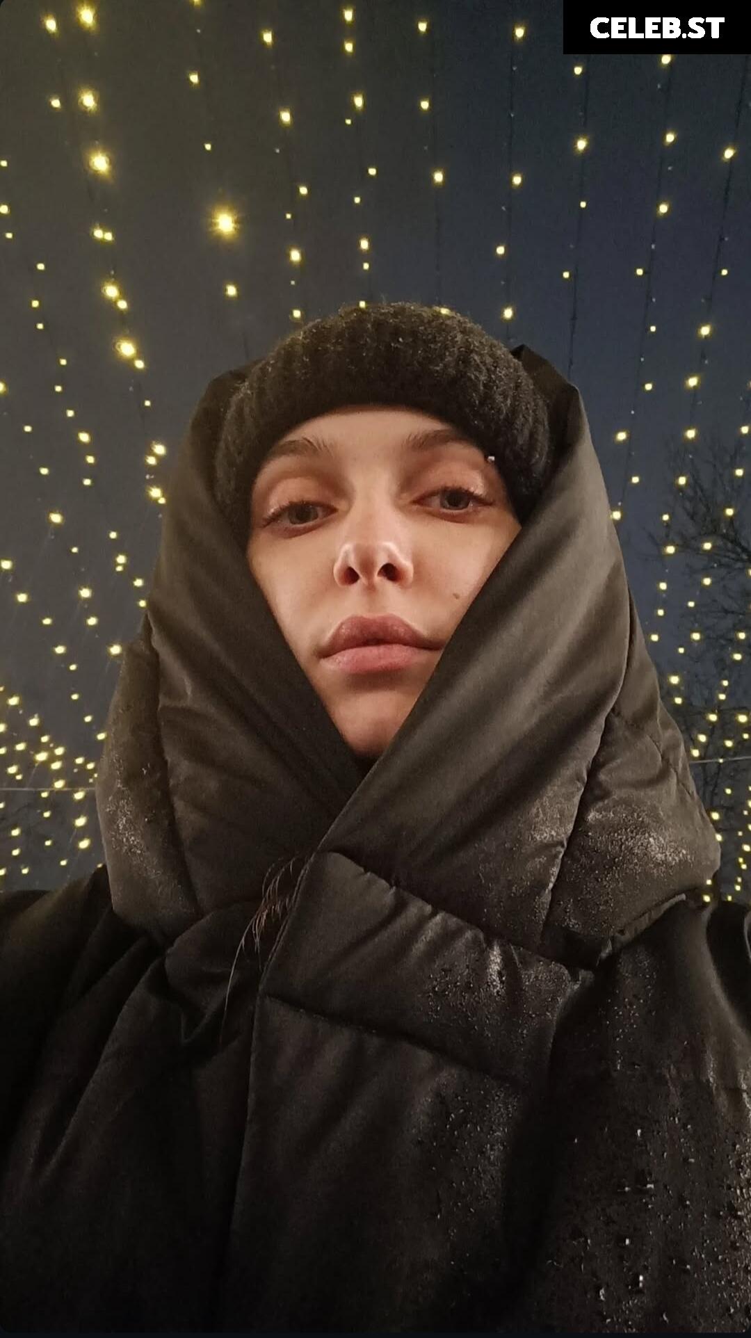 Daschushka / PeaceDaria Image 11937319