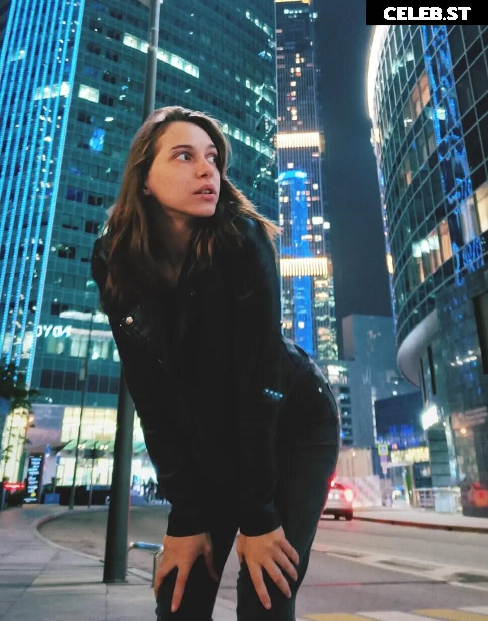 Daschushka / PeaceDaria Image 11937331