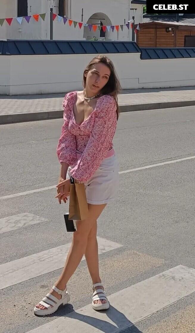 Daschushka / PeaceDaria Image 11937359