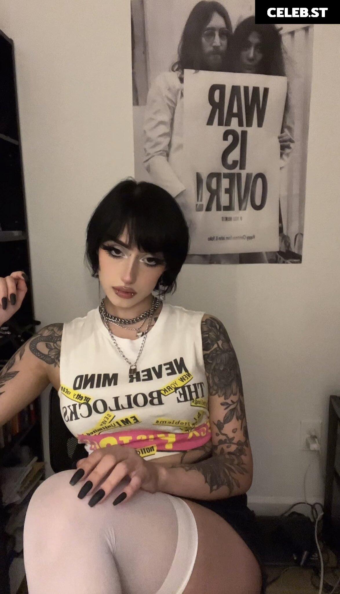 Redroomromance / Pinkroomromance / Rozr Image 11937214