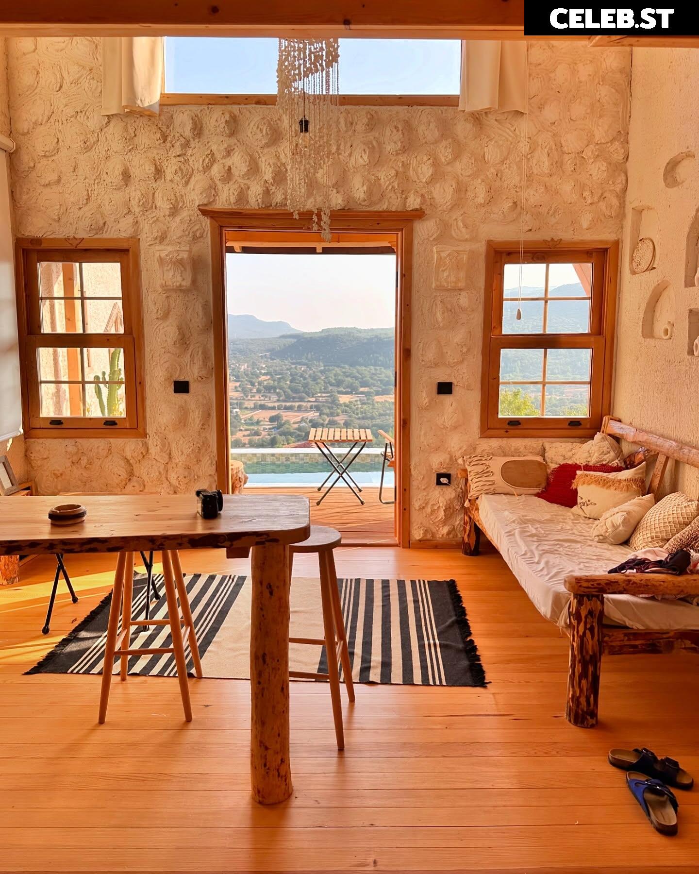 Merve Elmas / mrv.lms Image 11936404