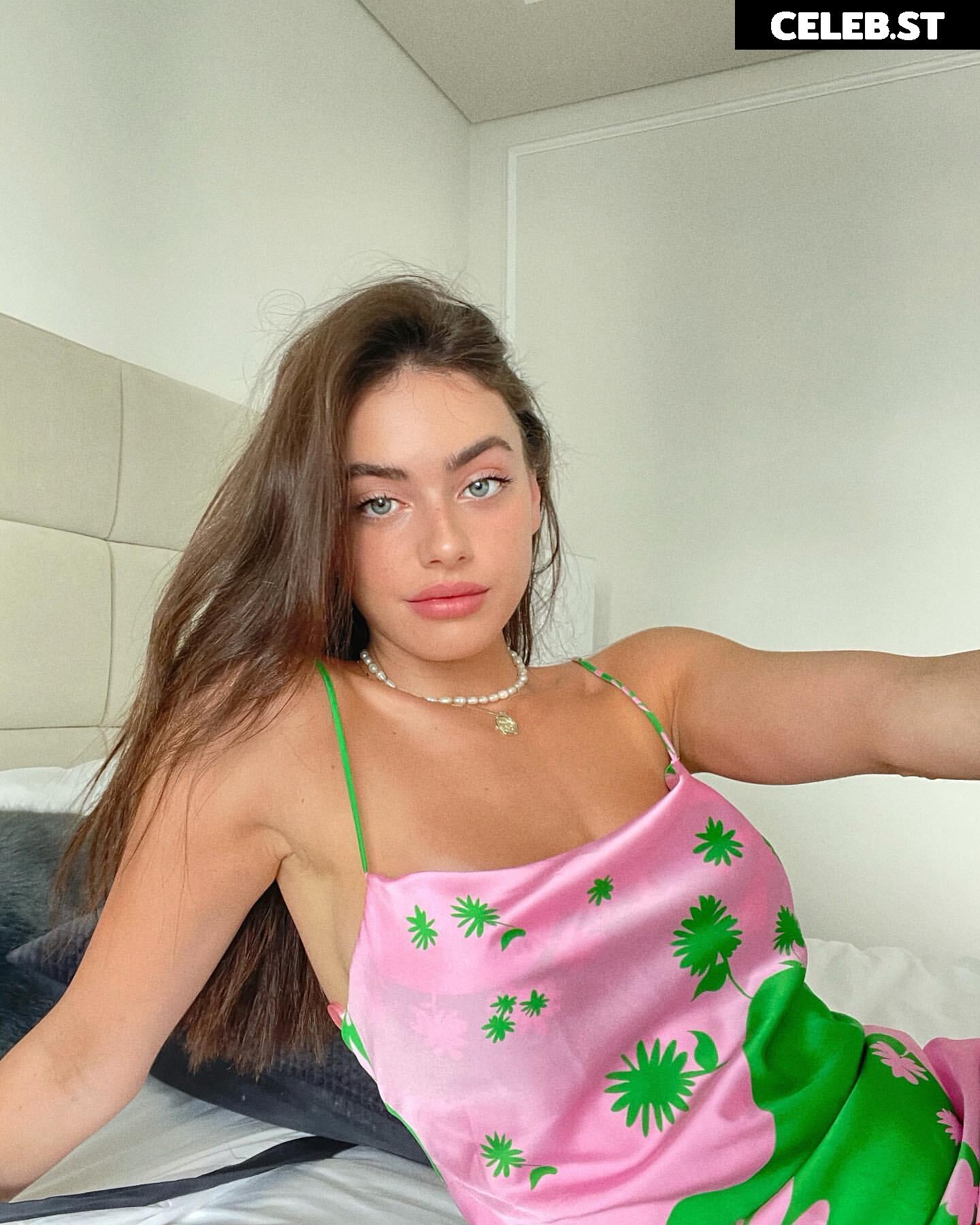 Yael Shelbia Image 11931555