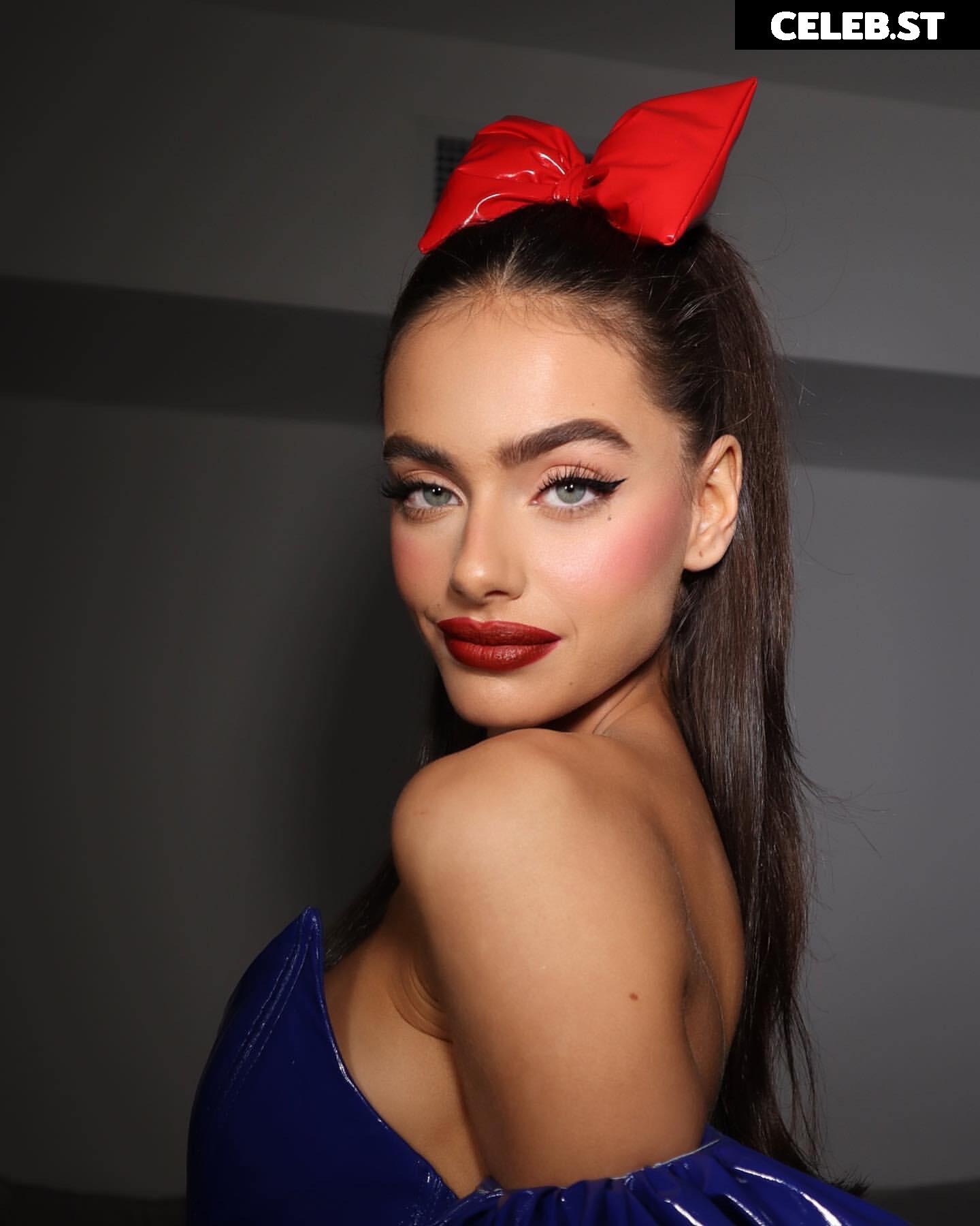 Yael Shelbia Image 11931621