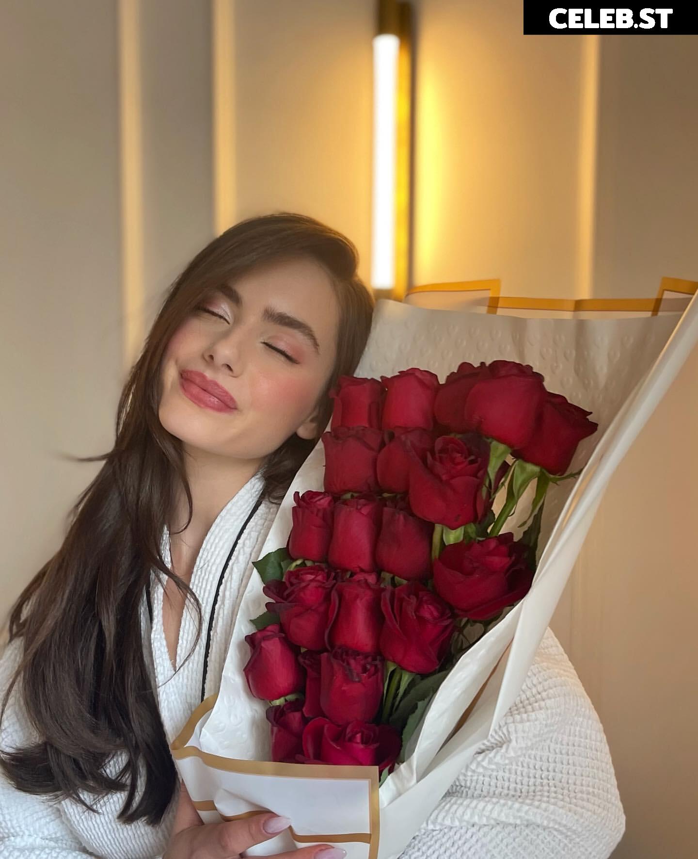 Yael Shelbia Image 11931604