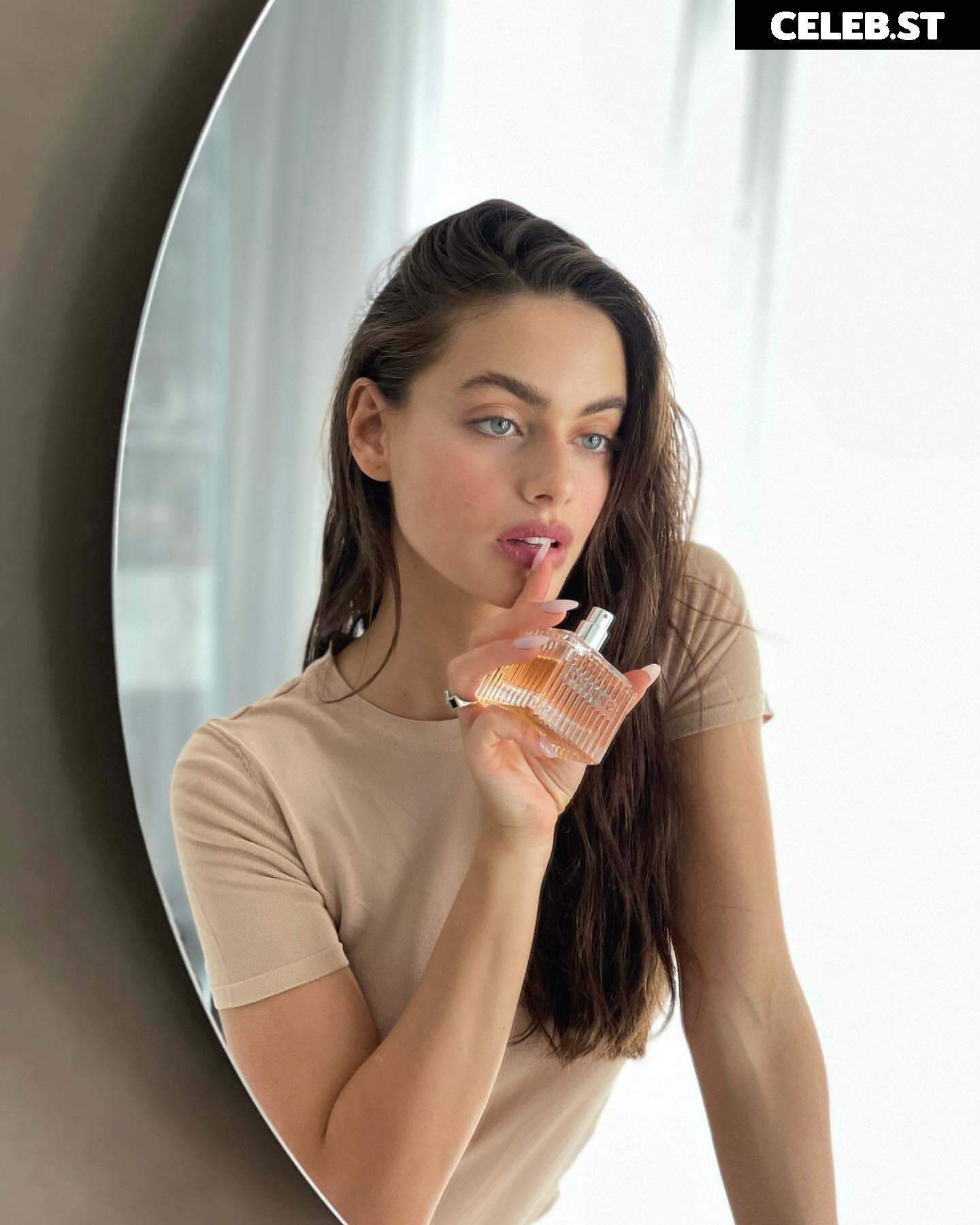 Yael Shelbia Image 11931636