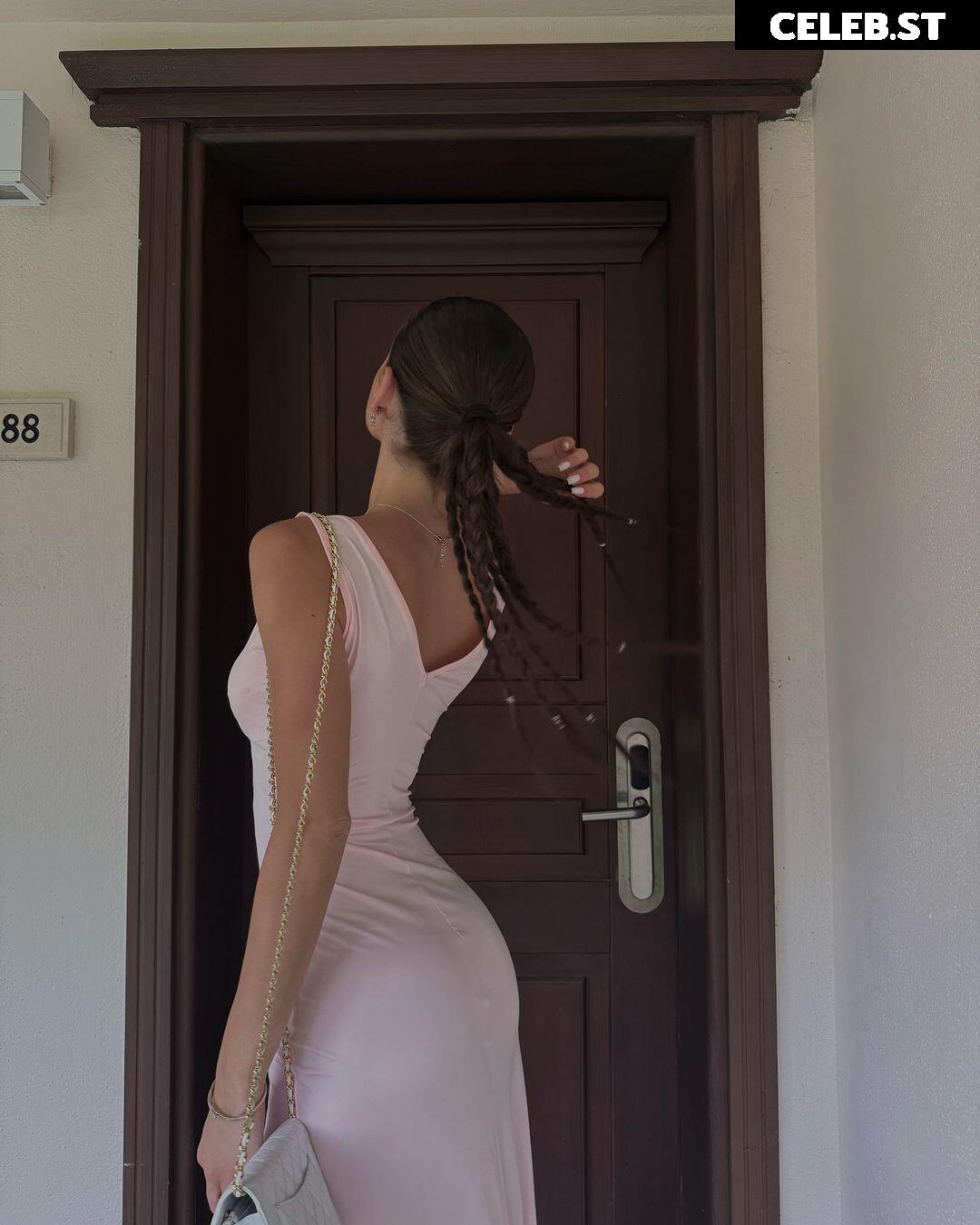 Yael Shelbia Image 11931666