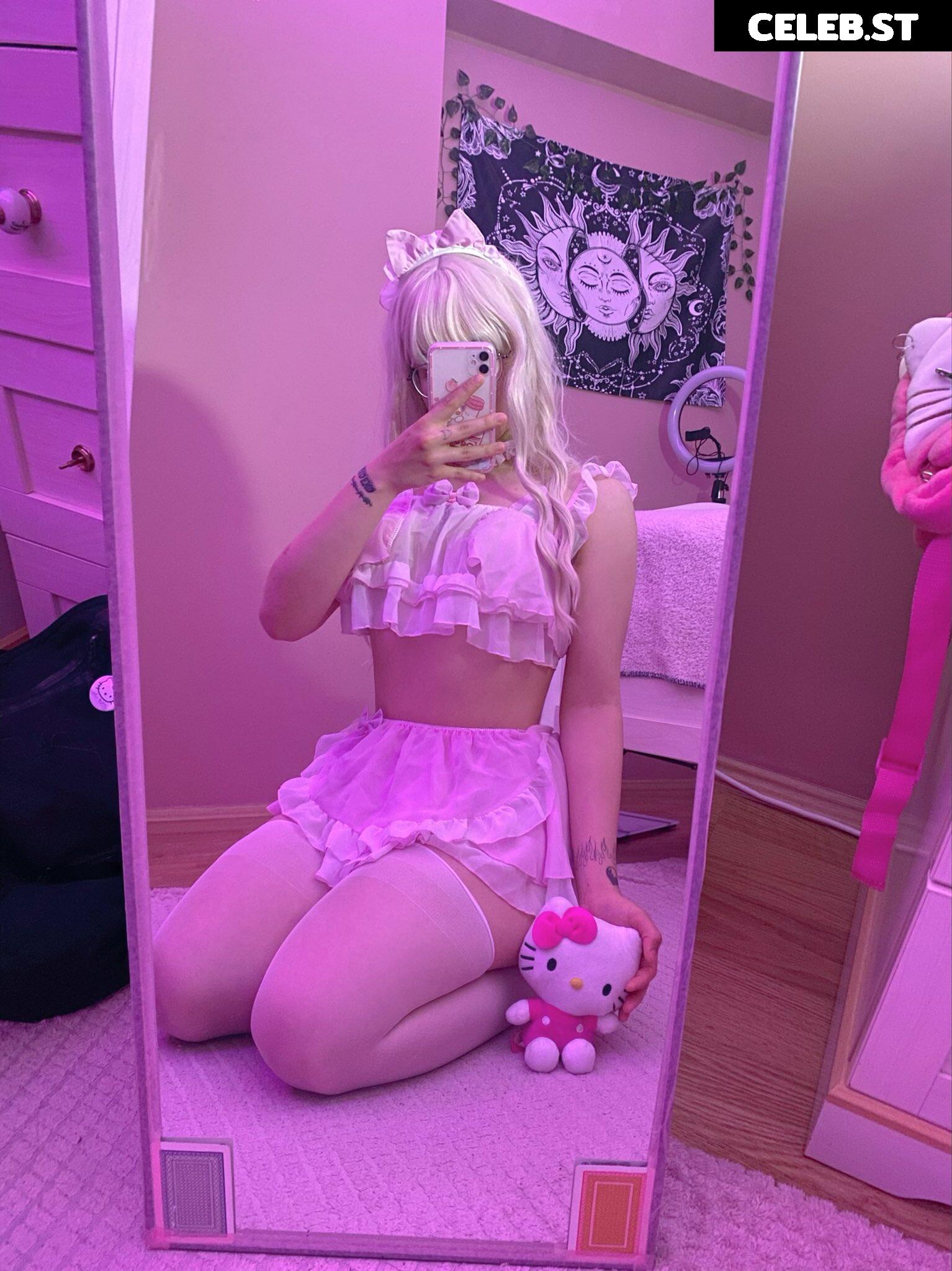 Sudemwah / Sude Akar / sudemwah0 / sudwnpai Image 11931008